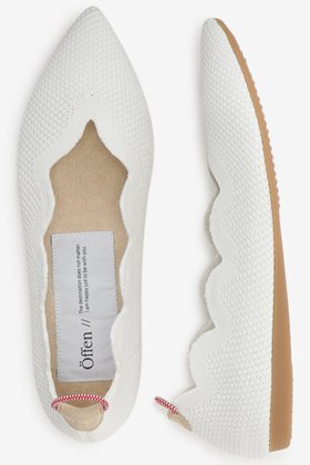 【オッフェン/Offen】のscallop pattern 人気、トレンドファッション・服の通販 founy(ファニー) ファッション Fashion レディースファッション Fashion for Women カッティング Cutting Detail クッション Cushion, Throw Pillow 軽量 Lightweight, Ultra Light シューズ Shoes, Footwear スカラップ Scallop, Scalloped Edge パイピング Piping, Trim Design フラット Flat, Flat Shoes ベーシック Basic, Essential おすすめ Recommended / Our Picks |ID:prp329100003507813