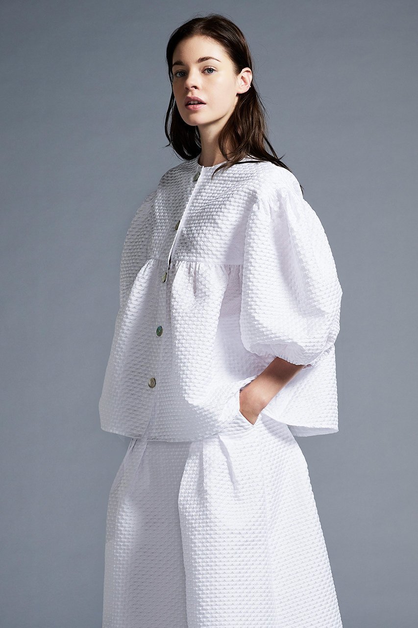 【アミカ/AMICA】のクローバークチュールブラウス 人気、トレンドファッション・服の通販 founy(ファニー) 　ファッション　Fashion　レディースファッション　Fashion for Women　トップス・カットソー　Cut & Sew Tops　シャツ・ブラウス・オフィスカジュアル　Elegant Blouses & Button-Ups　おすすめ　Recommended / Our Picks　ショート　Short, Short Length　ジャケット　Jacket, Outerwear　スリーブ　Sleeve, Long Sleeve / Short Sleeve　エレガント 上品　Elegant　人気　Popular, Best Seller　今季　This Season, Current Season　冬　Winter / This Winter　夏　Summer　長袖　Long Sleeve, Full Sleeve　other-2|ID: prp329100003534243 ipo3291000000032901815