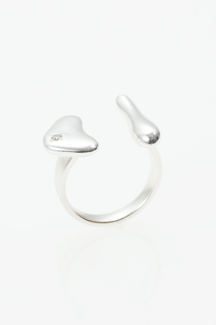 【エネイ/ENEY】のWATER シルバーリング インテリア・キッズ・メンズ・レディースファッション・服の通販 founy(ファニー) https://founy.com/ ファッション Fashion レディースファッション Fashion for Women ジュエリー Jewelry シルバーリング Silver Rings ファッションリング Fashion Rings おすすめ Recommended / Our Picks コレクション Collection, Seasonal Line シルバー Silver, Metallic Silver ダイヤモンド Diamond, Brilliant Cut |ID: prp329100003555094 ipo3291000000035757838