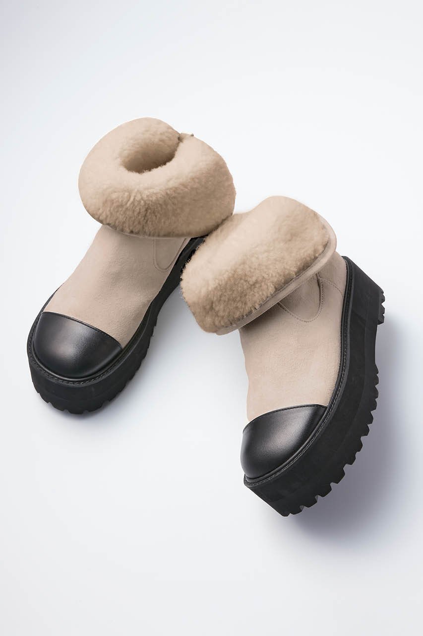 【デイジーリン/DAISY LIN】のTower Boots “Hollywood Celeb Mouton” インテリア・キッズ・メンズ・レディースファッション・服の通販 founy(ファニー) ファッション Fashion レディースファッション Fashion for Women ショート Short, Short Length チャーム Charm, Pendant ムートン Shearling, Mouton A/W・秋冬 Autumn/Winter デイジーモカ×ブラック|ID: prp329100003626254 ipo3291000000036037651