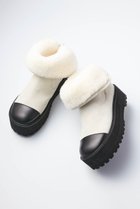 【デイジーリン/DAISY LIN】のTower Boots “Hollywood Celeb Mouton” 人気、トレンドファッション・服の通販 founy(ファニー) ファッション Fashion レディースファッション Fashion for Women ショート Short, Short Length チャーム Charm, Pendant ムートン Shearling, Mouton A/W・秋冬 Autumn/Winter thumbnail ホワイト×ブラック|ID: prp329100003626254 ipo3291000000036037655