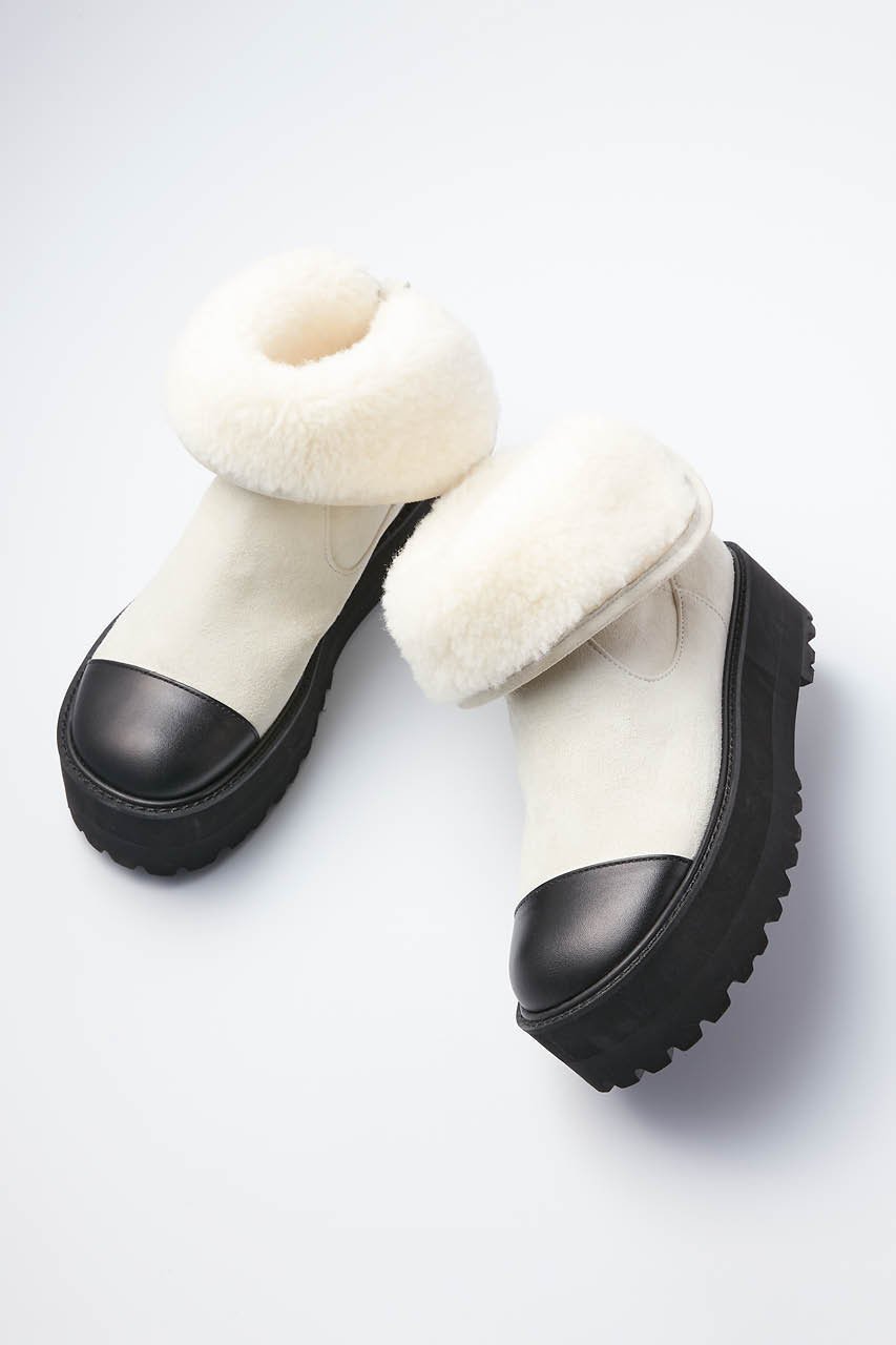 【デイジーリン/DAISY LIN】のTower Boots “Hollywood Celeb Mouton” インテリア・キッズ・メンズ・レディースファッション・服の通販 founy(ファニー) ファッション Fashion レディースファッション Fashion for Women ショート Short, Short Length チャーム Charm, Pendant ムートン Shearling, Mouton A/W・秋冬 Autumn/Winter ホワイト×ブラック|ID: prp329100003626254 ipo3291000000036037655