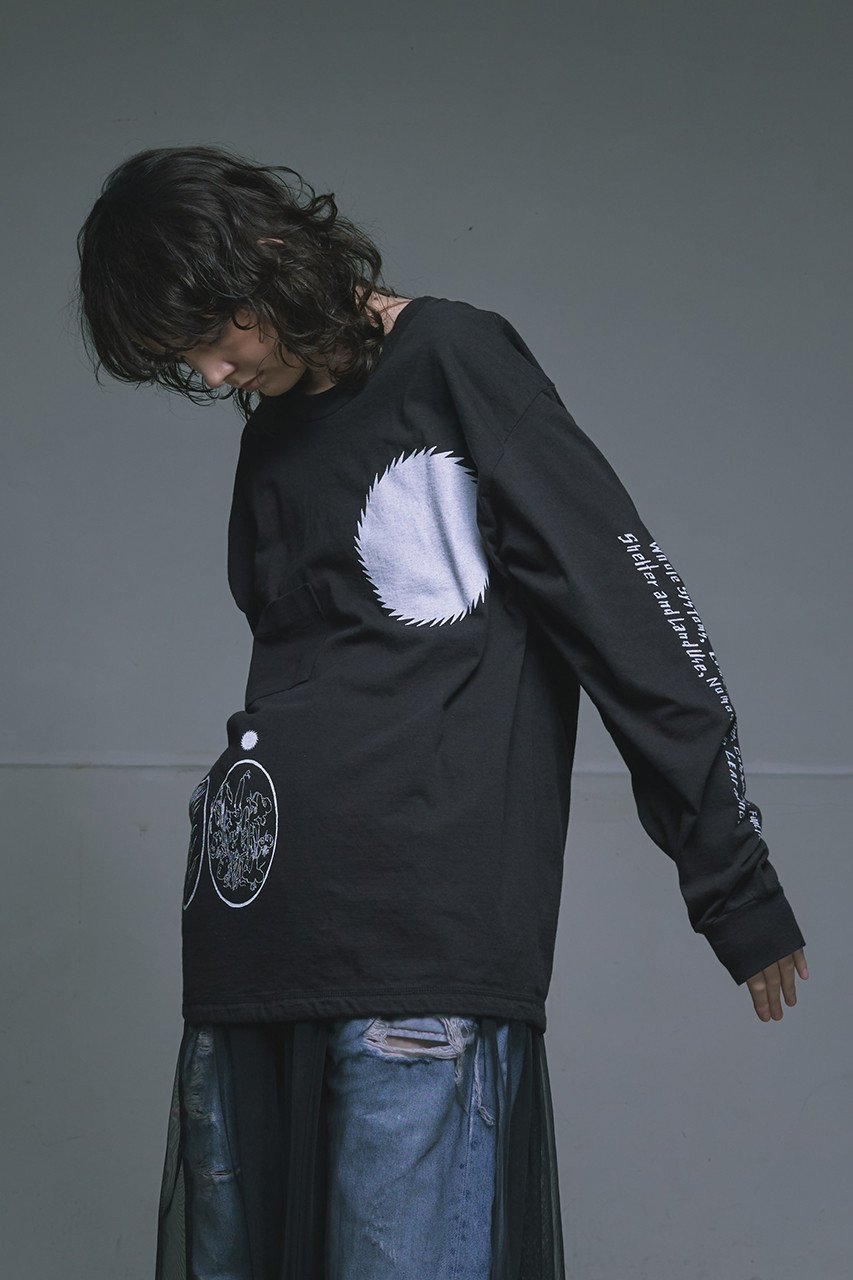 【シシ/sisii】の【UNISEX】【sisii×Amane Murakami】プリント ロングスリーブ スイッチポケット Tシャツ 人気、トレンドファッション・服の通販 founy(ファニー) 　ファッション　Fashion　レディースファッション　WOMEN　トップス・カットソー　Tops/Tshirt　シャツ/ブラウス　Shirts/Blouses　ロング / Tシャツ　T-Shirts　カットソー　Cut and Sewn　ユニセックス　Unisex　スリーブ　Sleeve　デニム　Denim　プリント　Print　ポケット　Pocket　モノトーン　Monotone　ロング　Long　other-8|ID: prp329100003637776 ipo3291000000031395426