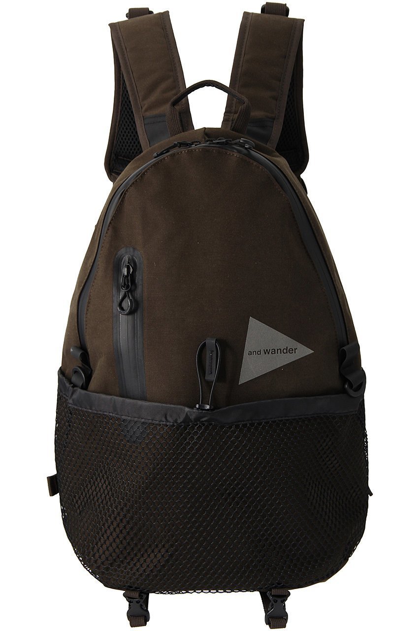 【アンドワンダー/and wander】の【UNISEX】PE/CO 20L daypack インテリア・キッズ・メンズ・レディースファッション・服の通販 founy(ファニー) 　ファッション　Fashion　レディースファッション　Fashion for Women　バッグ　Bags　ユニセックス　Unisex, Genderless　アウトドア　Outdoor Clothing　シンプル　Simple, Minimal　デイパック　Daypack, Casual Backpack　ポケット　Pocket, Pocket Detail　リュック　Backpack, Rucksack　定番　Standard, Basic Item　ダークカーキ|ID: prp329100003637785 ipo3291000000032796533