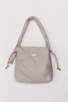 【プランク プロジェクト/PRANK PROJECT】のパテッドエナメル巾着バッグ/Putted Enamel Drawstring Bag G.BGE(グレーベージュ)|ID: prp329100003645487 ipo3291000000032796609