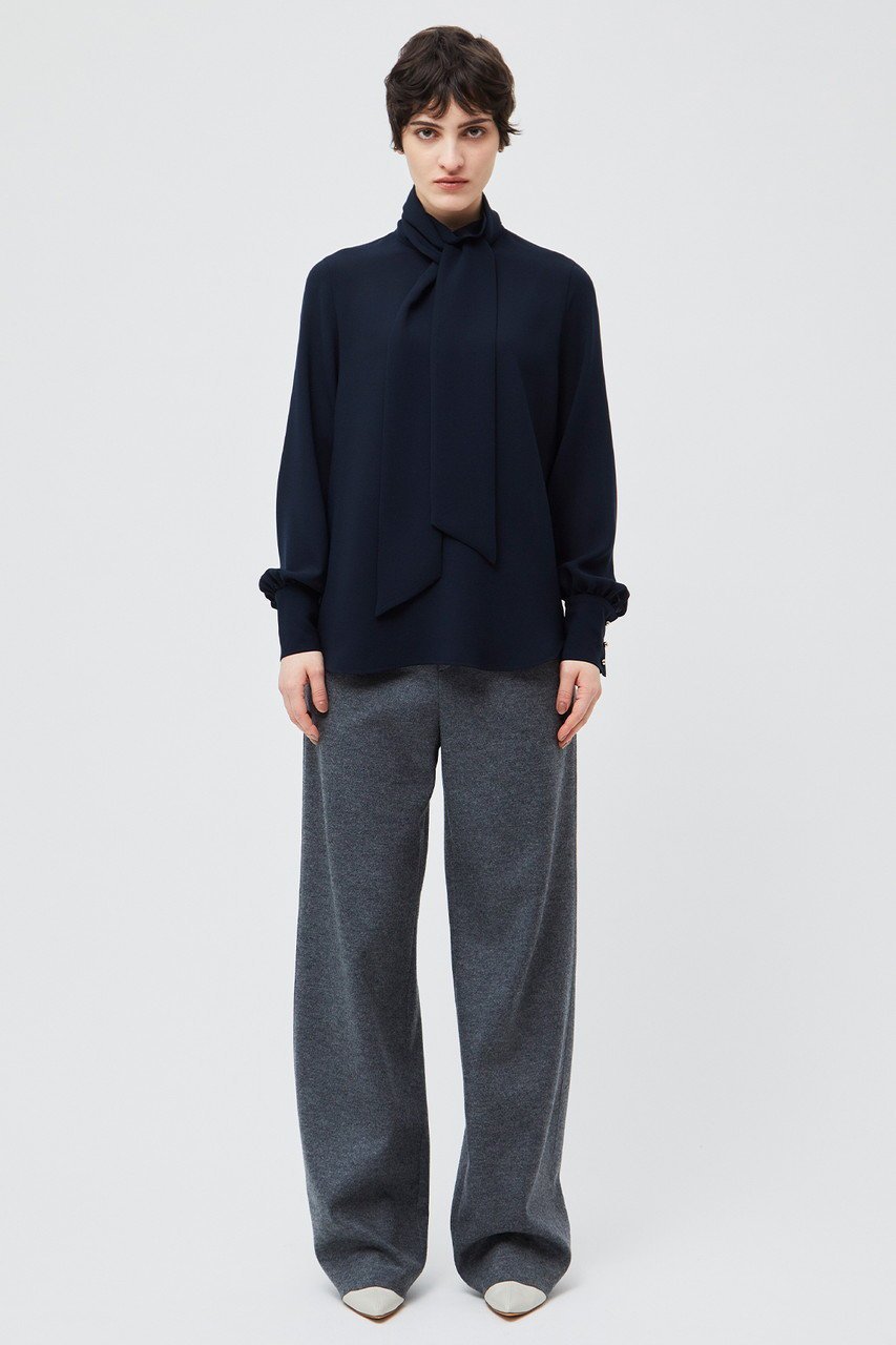 【ベイジ,/BEIGE,】のSTOW(ストー)/ボウタイブラウス 人気、トレンドファッション・服の通販 founy(ファニー) ファッション Fashion レディースファッション Fashion for Women トップス・カットソー Cut & Sew Tops シャツ・ブラウス・オフィスカジュアル Elegant Blouses & Button-Ups なめらか Smooth, Silky Texture シンプル Simple, Minimal ジョーゼット Georgette, Semi-Sheer Fabric スリーブ Sleeve, Long Sleeve / Short Sleeve ハイネック High Neck, Mock Neck ロング Long, Long-Length 人気 Popular, Best Seller 今季 This Season, Current Season 定番 Standard, Basic Item other-8|ID: prp329100003661043 ipo3291000000036723715