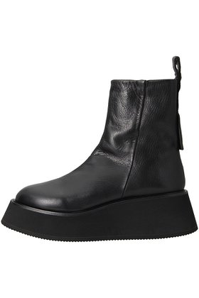 【ピアッカセッテ/ph7+】の厚底ラウンドトゥショートブーツ 人気、トレンドファッション・服の通販 founy(ファニー) ファッション Fashion レディースファッション Fashion for Women ショート Short, Short Length 人気 Popular, Best Seller 厚底 Platform Shoes 定番 Standard, Basic Item A/W・秋冬 Autumn/Winter |ID:prp329100003668905