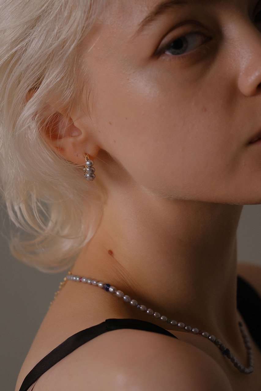 【ナチュラリジュエリ/NATURALI JEWELRY】のグレーパール巻きフープピアスS 人気、トレンドファッション・服の通販 founy(ファニー) 　ファッション　Fashion　レディースファッション　Fashion for Women　ジュエリー　Jewelry　ファッションリング　Fashion Rings　イヤリング・フープ・ドロップタイプ　Hoop, Drop & Clip Earrings　イヤリング　Earrings　シルバー　Silver, Metallic Silver　シンプル　Simple, Minimal　パーティ　Party, Party Style　パール　Pearl, Pearl Accent　フープ　Hoop, Hoop Earrings　other-2|ID: prp329100003670845 ipo3291000000035612531