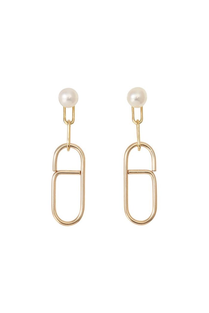 【ナチュラリジュエリ/NATURALI JEWELRY】のクリップチェーン2wayパールピアス インテリア・キッズ・メンズ・レディースファッション・服の通販 founy(ファニー) https://founy.com/ ファッション Fashion レディースファッション Fashion for Women ジュエリー Jewelry ファッションリング Fashion Rings イヤリング・フープ・ドロップタイプ Hoop, Drop & Clip Earrings おすすめ Recommended / Our Picks イヤリング Earrings シンプル Simple, Minimal セットアップ Set-Up, Coordinated Outfit チェーン Chain, Chain Strap パール Pearl, Pearl Accent モチーフ Motif, Design Theme 再入荷 Restock / Back in Stock |ID: prp329100003670850 ipo3291000000036113613