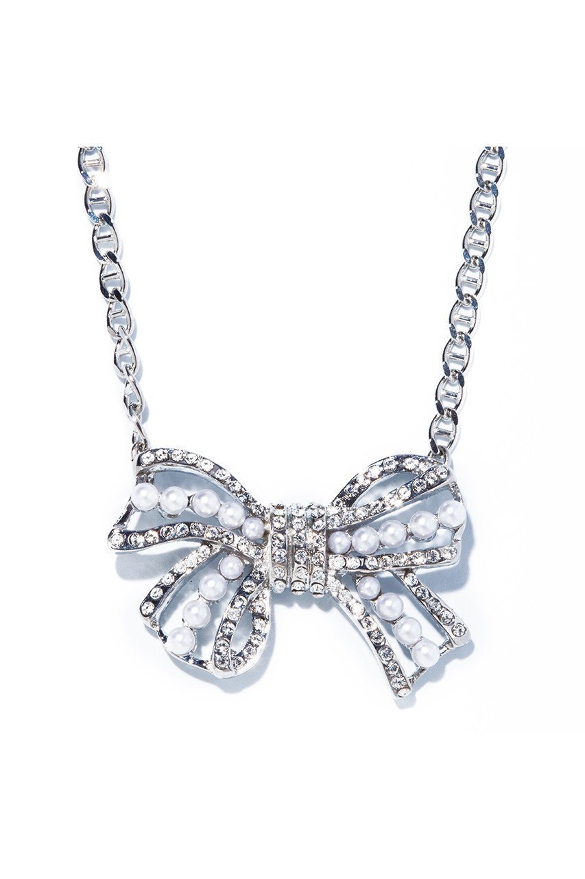 【イリスフォーセブン/IRIS 47】のbow ネックレス インテリア・キッズ・メンズ・レディースファッション・服の通販 founy(ファニー) 　ファッション　Fashion　レディースファッション　Fashion for Women　ジュエリー　Jewelry　ネックレス　Necklaces & Pendants　おすすめ　Recommended / Our Picks　ガラス　Glass, Glassware　コスチューム　Costume, Outfit　ジュエリー　Jewelry, Accessories　チェーン　Chain, Chain Strap　ネックレス　Necklace, Pendant Necklace　パール　Pearl, Pearl Accent　フラット　Flat, Flat Shoes　フレーム　Frame, Outline　モダン　Modern, Contemporary　モチーフ　Motif, Design Theme　リボン　Ribbon, Bow　シルバー|ID: prp329100003672256 ipo3291000000035785544