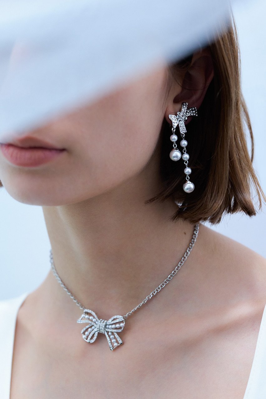 【イリスフォーセブン/IRIS 47】のbow ネックレス 人気、トレンドファッション・服の通販 founy(ファニー) 　ファッション　Fashion　レディースファッション　Fashion for Women　ジュエリー　Jewelry　ネックレス　Necklaces & Pendants　おすすめ　Recommended / Our Picks　ガラス　Glass, Glassware　コスチューム　Costume, Outfit　ジュエリー　Jewelry, Accessories　チェーン　Chain, Chain Strap　ネックレス　Necklace, Pendant Necklace　パール　Pearl, Pearl Accent　フラット　Flat, Flat Shoes　フレーム　Frame, Outline　モダン　Modern, Contemporary　モチーフ　Motif, Design Theme　リボン　Ribbon, Bow　other-2|ID: prp329100003672256 ipo3291000000035785545