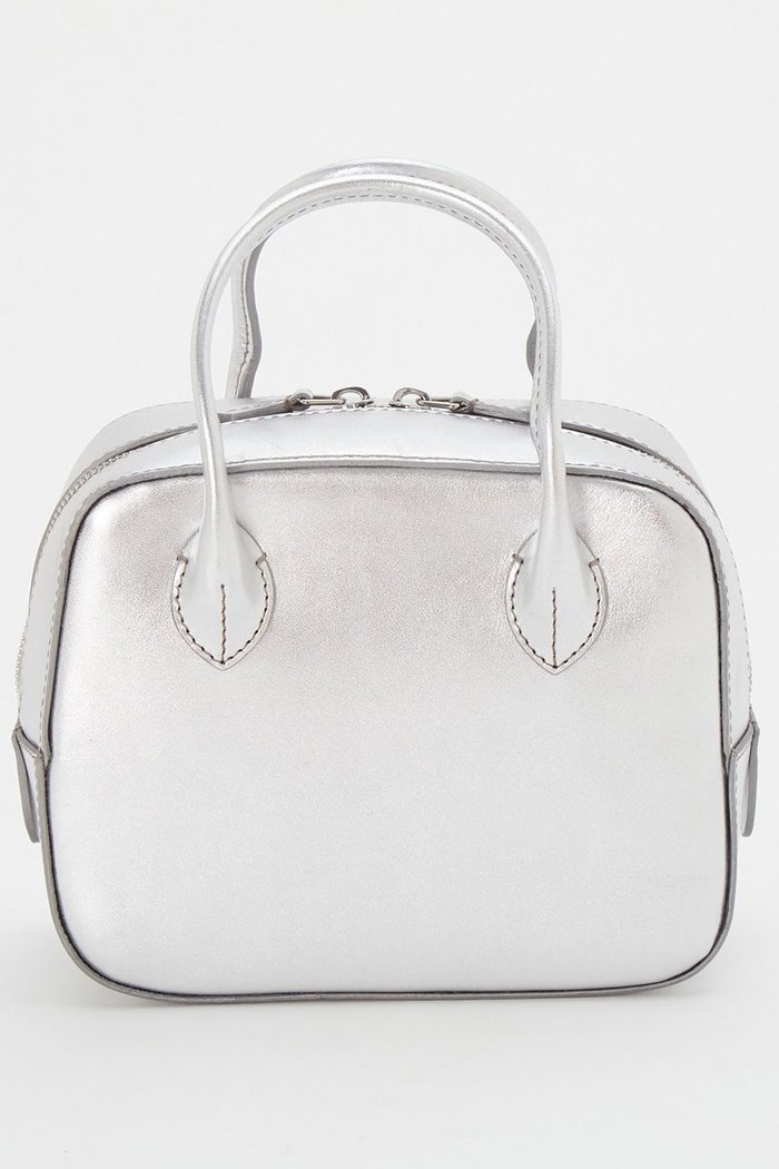 【マルティニーク/martinique】の【別注】【MAISON CANAU】ボックスボストン Sサイズ インテリア・キッズ・メンズ・レディースファッション・服の通販 founy(ファニー) https://founy.com/ ファッション Fashion レディースファッション Fashion for Women バッグ Bags なめらか Smooth, Silky Texture イタリア Italy シルバー Silver, Metallic Silver シンプル Simple, Minimal ボストン Boston ボストンバッグ Boston Bag, Retro Bag ボックス Boxy, Box Shape 別注 Limited Edition, Custom Order |ID: prp329100003712712 ipo3291000000036886400