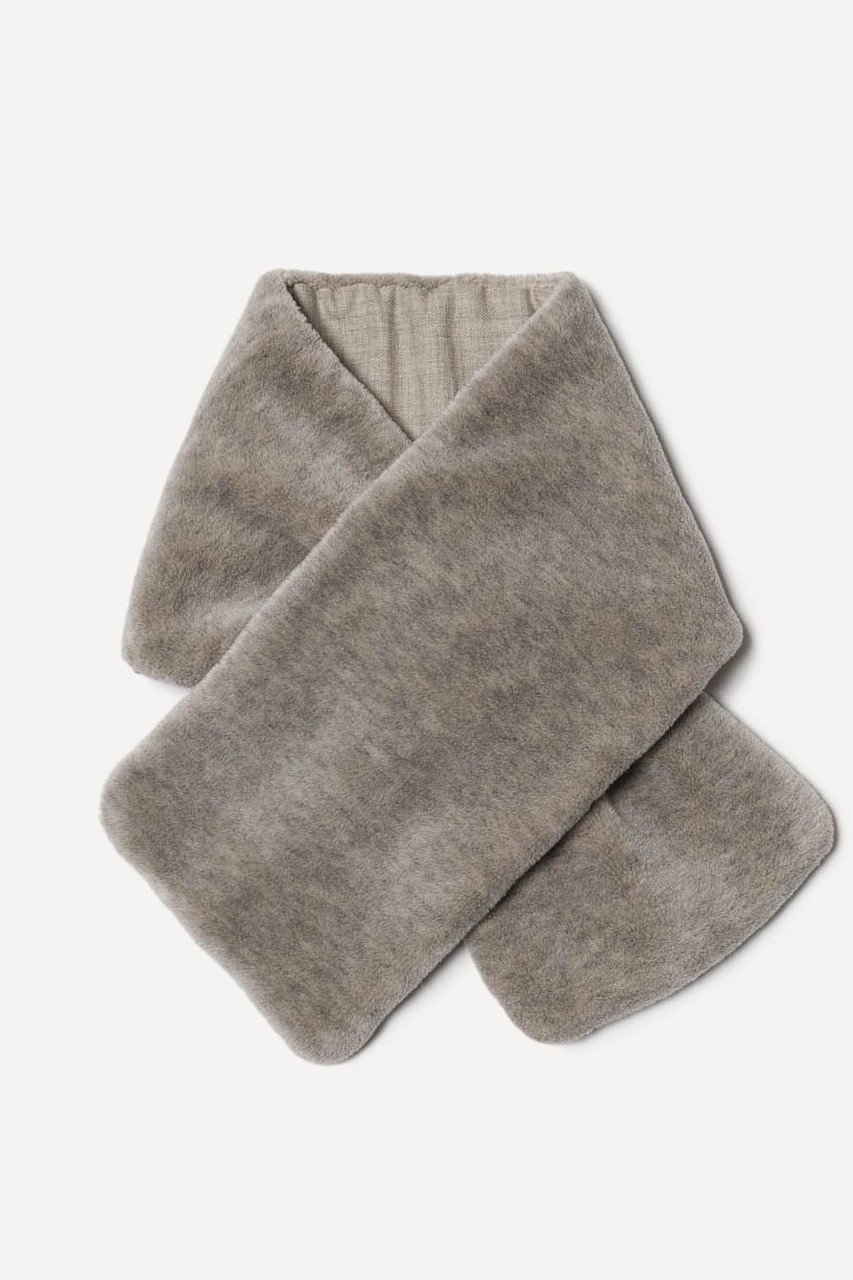 【プリスティン/PRISTINE】のヤクフェイクファーマフラー インテリア・キッズ・メンズ・レディースファッション・服の通販 founy(ファニー) ファッション Fashion レディースファッション Fashion for Women ストール Soft & Warm Scarves マフラー・スヌード / 冬小物の定番 Scarves & Mufflers コンパクト Compact, Small Size ストール Stole, Wrap フェイクファー Faux Fur, Imitation Fur マフラー Scarf, Muffler リバーシブル Reversible, Two-Sided グレー|ID: prp329100003714315 ipo3291000000035802423