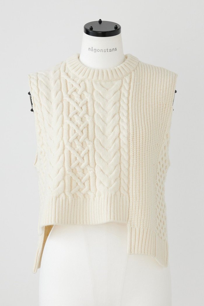 【ナゴンスタンス/nagonstans】のケーブルベスト インテリア・キッズ・メンズ・レディースファッション・服の通販 founy(ファニー) https://founy.com/ ファッション Fashion レディースファッション Fashion for Women トップス・カットソー Cut & Sew Tops ニット Knit Tops & Sweaters ベスト&ジレ / 重ね着スタイル Vests & Gilets カジュアルプルオーバー・ニットトップス Pullovers & Knit Tops / Casual Pullovers アシンメトリー Asymmetrical Style スリット Slit, Slit Detail ベスト Vest, Waistcoat ミックス Mix, Mixed Style |ID: prp329100003718486 ipo3291000000032955103