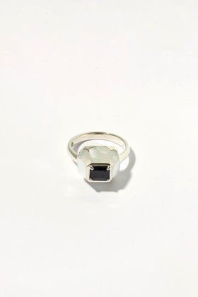 【プラウ/PLOW】のChamomile Onyx リング 人気、トレンドファッション・服の通販 founy(ファニー) ファッション Fashion レディースファッション WOMEN エレガント 上品 Elegant シルバー Silver シンプル Simple フォルム Form フラワー Flower モダン Modern モチーフ Motif |ID:prp329100003724132