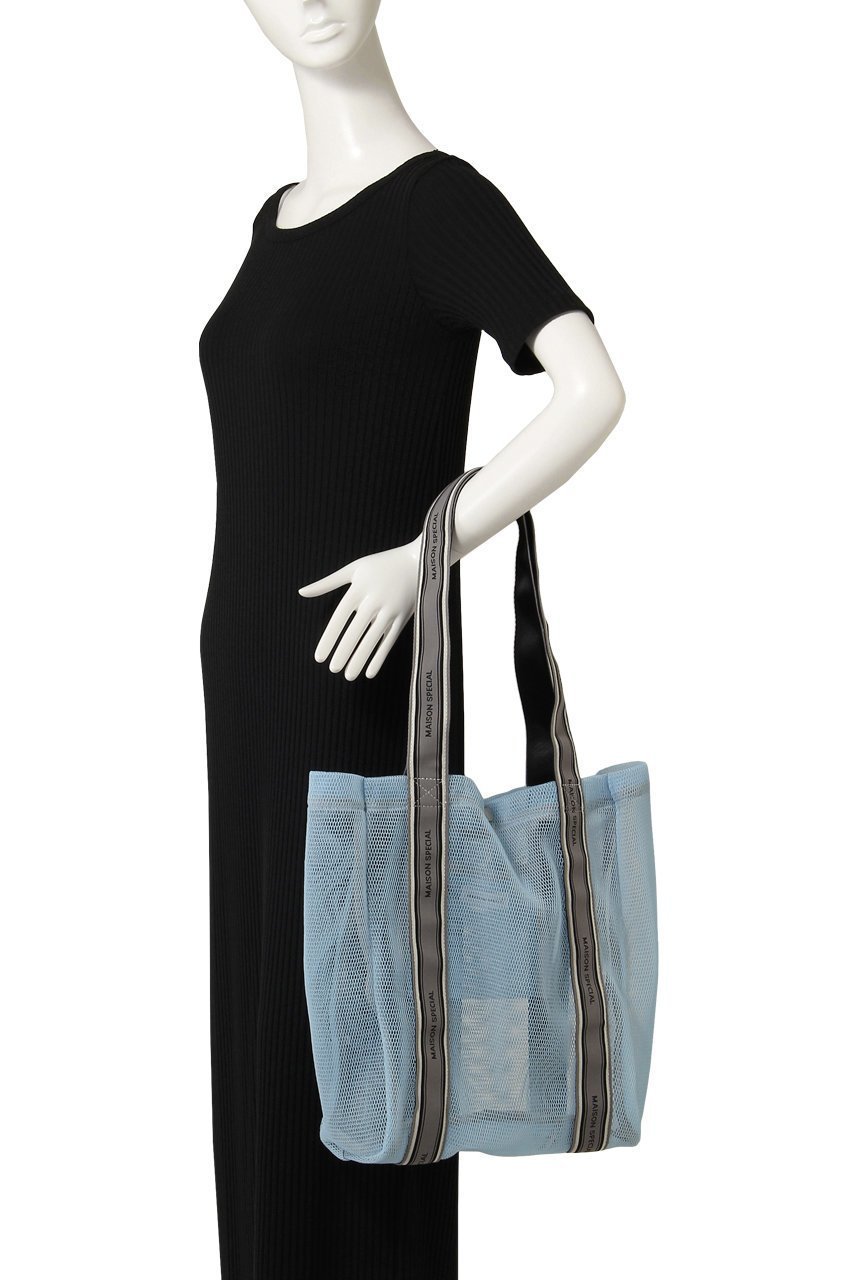【メゾンスペシャル/MAISON SPECIAL】のLogo Tape Mesh Bag/ロゴテープメッシュバッグ 人気、トレンドファッション・服の通販 founy(ファニー) 　ファッション　Fashion　レディースファッション　Fashion for Women　バッグ　Bags　アウトドア　Outdoor Clothing　スポーティ　Sporty, Casual Athletic　メッシュ　Mesh, Net Fabric　夏　Summer　春　Spring　S/S・春夏　SS, Spring/Summer, Warm Season　軽量　Lightweight, Ultra Light　other-2|ID: prp329100003770558 ipo3291000000034908902