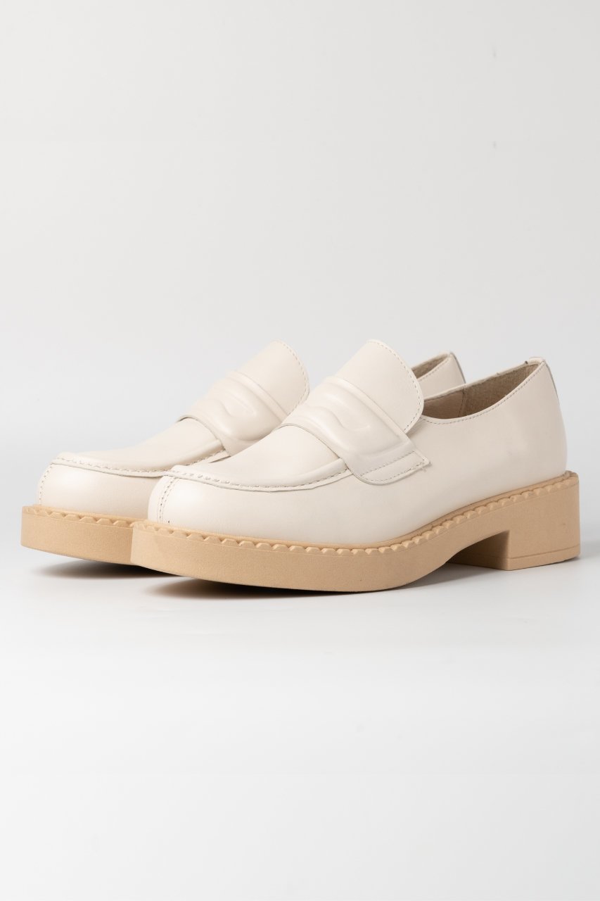 【エスメラルダ/Esmeralda】の【BONTRE】パフィーベルトローファー インテリア・キッズ・メンズ・レディースファッション・服の通販 founy(ファニー) 　ファッション　Fashion　レディースファッション　Fashion for Women　ベルト&ウエストマーク　Belts & Waist Accessories　シューズ　Shoes, Footwear　シンプル　Simple, Minimal　トレンド　Trend, Trending Now　フラット　Flat, Flat Shoes　厚底　Platform Shoes　アイボリー|ID: prp329100003770623 ipo3291000000035058776