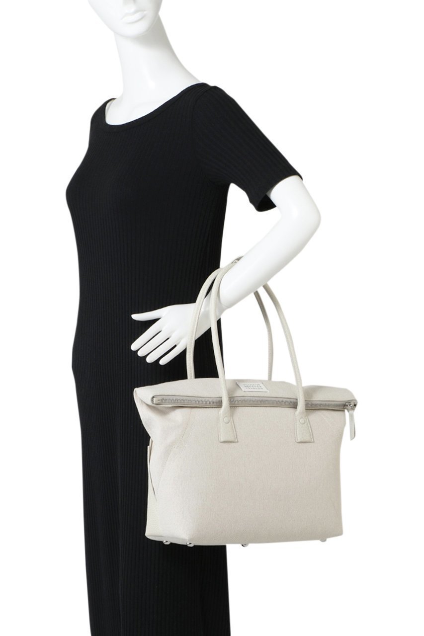 【メゾン マルジェラ/MAISON MARGIELA】の5AC ショッピングトート ミディアム 人気、トレンドファッション・服の通販 founy(ファニー) 　ファッション　Fashion　レディースファッション　Fashion for Women　バッグ　Bags　ビジネス 仕事 通勤　Business / Work / Commuting　フラップ　Flap, Flap Pocket　定番　Standard, Basic Item　旅行　Travel　other-2|ID: prp329100003828633 ipo3291000000032797109