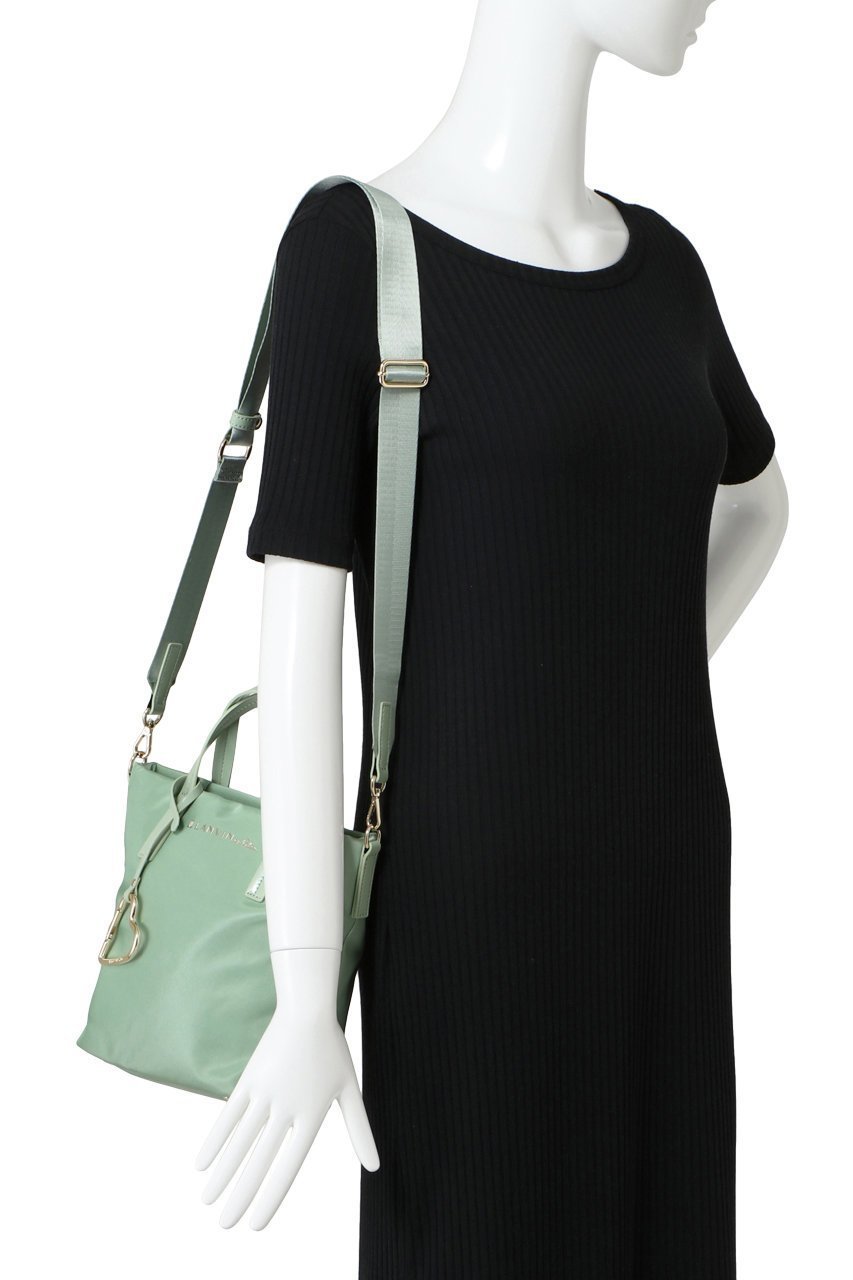 【ランバン オン ブルー/LANVIN en Bleu】のマルクハートカラビナ 小トートバッグ 人気、トレンドファッション・服の通販 founy(ファニー) 　ファッション　Fashion　レディースファッション　Fashion for Women　バッグ　Bags　おすすめ　Recommended / Our Picks　コンパクト　Compact, Small Size　ショルダー　Shoulder, Shoulder Strap　シンプル　Simple, Minimal　スポーティ　Sporty, Casual Athletic　ポケット　Pocket, Pocket Detail　ポーチ　Pouch, Small Case　財布　Wallet, Purse　other-3|ID: prp329100003862797 ipo3291000000035779141