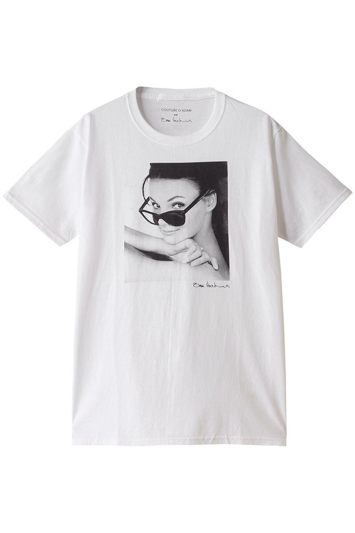 【クチュールドアダム/COUTURE D'ADAM】の【ELLE SHOP 限定】Sam Haskins コラボTシャツ インテリア・キッズ・メンズ・レディースファッション・服の通販 founy(ファニー) https://founy.com/ ファッション Fashion レディースファッション Fashion for Women トップス・カットソー Cut & Sew Tops シャツ・ブラウス・オフィスカジュアル Elegant Blouses & Button-Ups ロングTシャツ・Tシャツ Longline T-Shirts & Tees カットソー・ベーシックTシャツ Cut-and-Sewn Tops / Stretch Tees & Basics アメリカン American Style コラボ Collaboration, Collab ショート Short, Short Length スリーブ Sleeve, Long Sleeve / Short Sleeve プリント Print, Printed Pattern ワーク Workwear, Utility Style |ID: prp329100003871946 ipo3291000000032787676