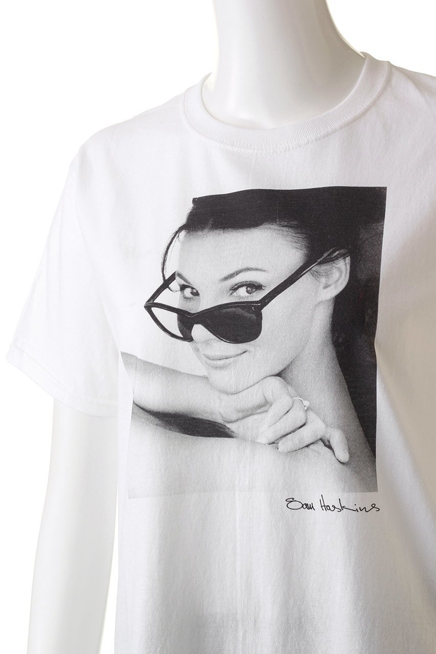 【クチュールドアダム/COUTURE D'ADAM】の【ELLE SHOP 限定】Sam Haskins コラボTシャツ 人気、トレンドファッション・服の通販 founy(ファニー) 　ファッション　Fashion　レディースファッション　Fashion for Women　トップス・カットソー　Cut & Sew Tops　シャツ・ブラウス・オフィスカジュアル　Elegant Blouses & Button-Ups　ロングTシャツ・Tシャツ　Longline T-Shirts & Tees　カットソー・ベーシックTシャツ　Cut-and-Sewn Tops / Stretch Tees & Basics　アメリカン　American Style　コラボ　Collaboration, Collab　ショート　Short, Short Length　スリーブ　Sleeve, Long Sleeve / Short Sleeve　プリント　Print, Printed Pattern　ワーク　Workwear, Utility Style　other-5|ID: prp329100003871946 ipo3291000000032787694