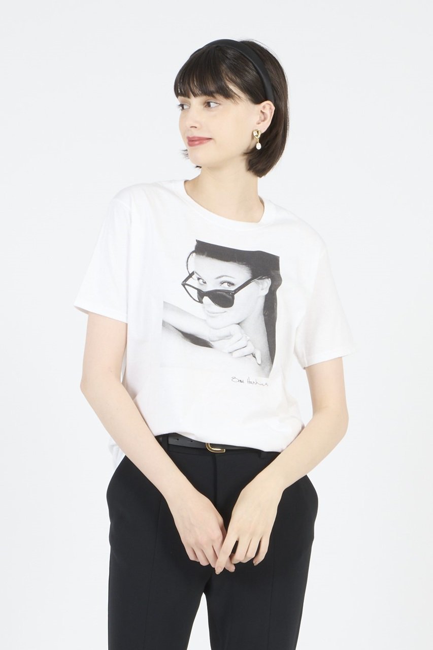 【クチュールドアダム/COUTURE D'ADAM】の【ELLE SHOP 限定】Sam Haskins コラボTシャツ 人気、トレンドファッション・服の通販 founy(ファニー) 　ファッション　Fashion　レディースファッション　Fashion for Women　トップス・カットソー　Cut & Sew Tops　シャツ・ブラウス・オフィスカジュアル　Elegant Blouses & Button-Ups　ロングTシャツ・Tシャツ　Longline T-Shirts & Tees　カットソー・ベーシックTシャツ　Cut-and-Sewn Tops / Stretch Tees & Basics　アメリカン　American Style　コラボ　Collaboration, Collab　ショート　Short, Short Length　スリーブ　Sleeve, Long Sleeve / Short Sleeve　プリント　Print, Printed Pattern　ワーク　Workwear, Utility Style　other-7|ID: prp329100003871946 ipo3291000000032787700