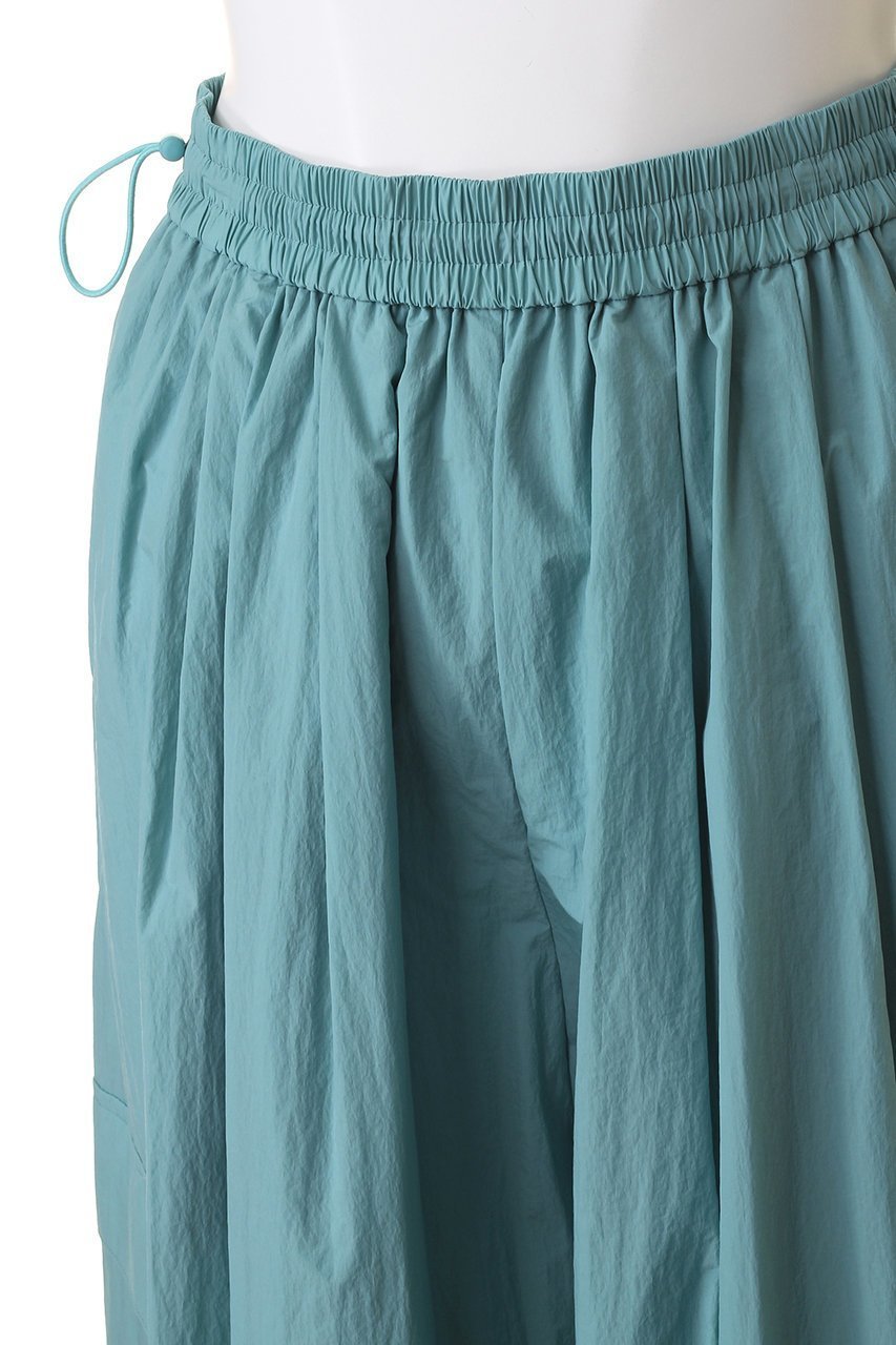 【ル フィル/LE PHIL】のライトナイロンワイドパンツ 人気、トレンドファッション・服の通販 founy(ファニー) 　ファッション　Fashion　レディースファッション　Fashion for Women　パンツ　Pants & Trousers　スポーティ　Sporty, Casual Athletic　タフタ　Taffeta, Structured Fabric　夏　Summer　春　Spring　S/S・春夏　SS, Spring/Summer, Warm Season　軽量　Lightweight, Ultra Light　other-5|ID: prp329100003872833 ipo3291000000035581517