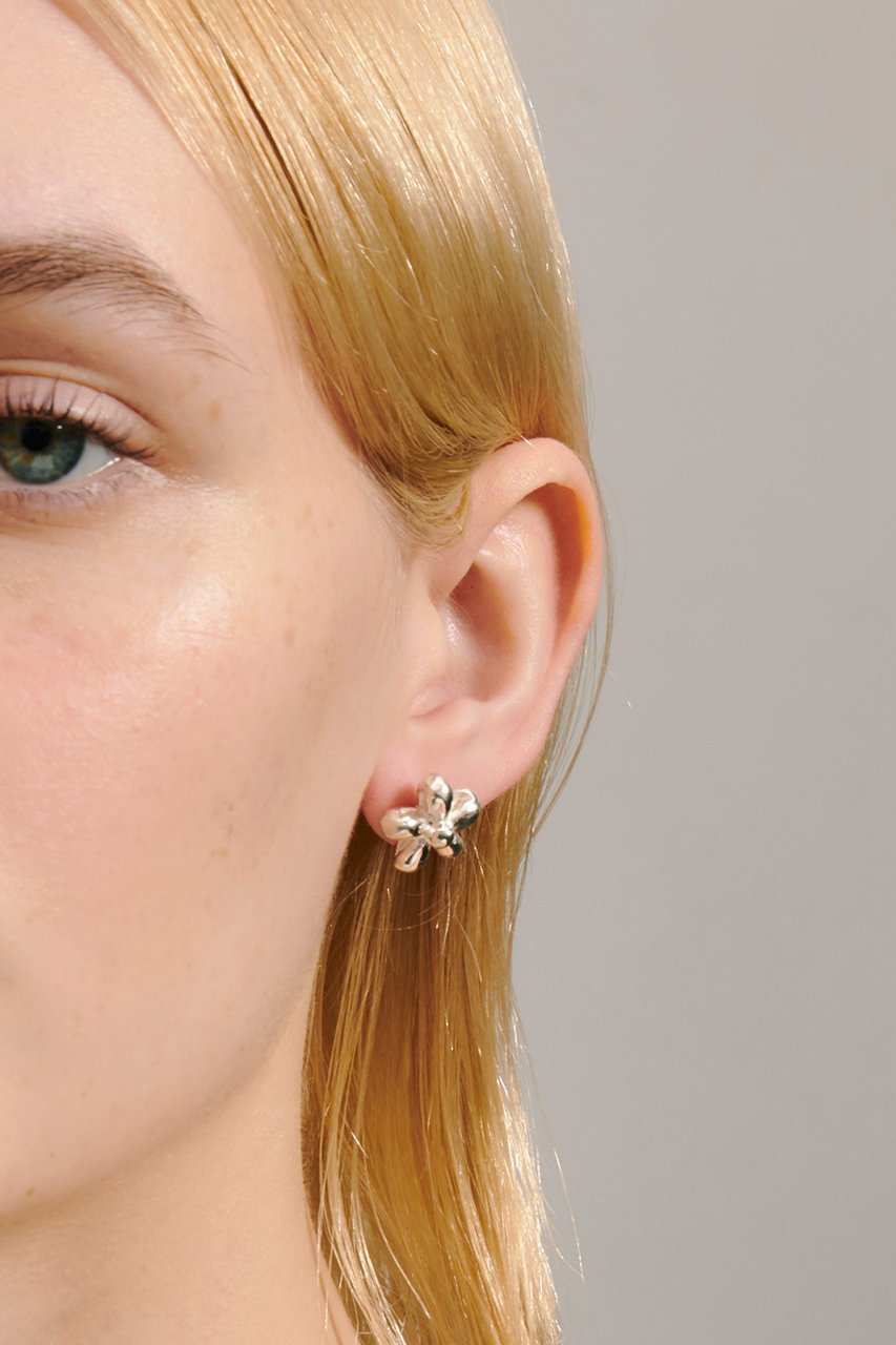 【メゾンドパルス/MAISON DPULSE】のflower charm ピアス 人気、トレンドファッション・服の通販 founy(ファニー) 　ファッション　Fashion　レディースファッション　Fashion for Women　ジュエリー　Jewelry　ファッションリング　Fashion Rings　イヤリング・フープ・ドロップタイプ　Hoop, Drop & Clip Earrings　おすすめ　Recommended / Our Picks　イヤリング　Earrings　チャーム　Charm, Pendant　バルーン　Balloon, Balloon Silhouette　フラワー　Flower, Floral　モチーフ　Motif, Design Theme　other-2|ID: prp329100003883896 ipo3291000000035762057