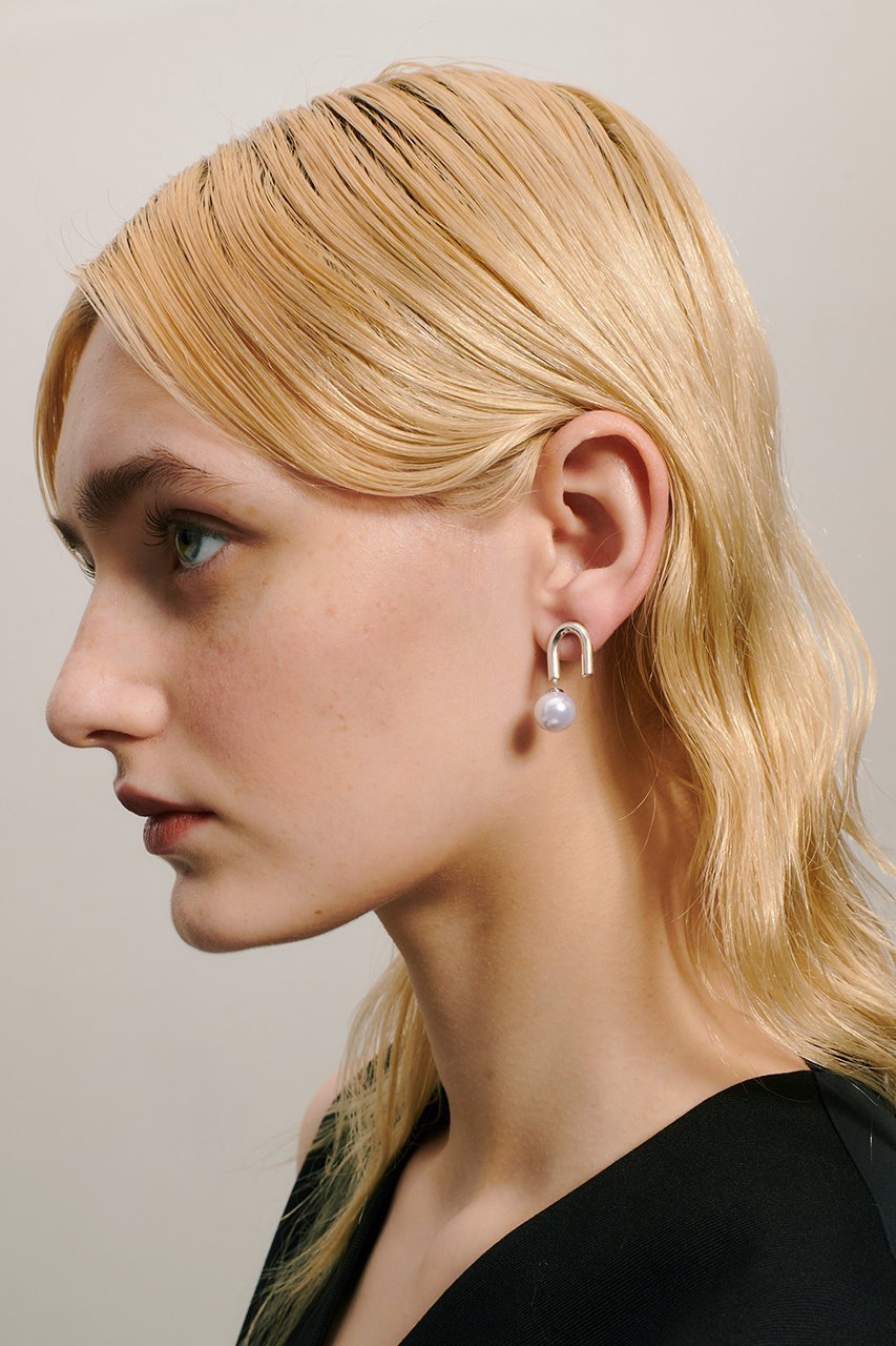 【メゾンドパルス/MAISON DPULSE】のN0.2 de pearl ピアス(片耳用) 人気、トレンドファッション・服の通販 founy(ファニー) 　ファッション　Fashion　レディースファッション　Fashion for Women　ジュエリー　Jewelry　ファッションリング　Fashion Rings　イヤリング・フープ・ドロップタイプ　Hoop, Drop & Clip Earrings　イヤリング　Earrings　シルバー　Silver, Metallic Silver　パール　Pearl, Pearl Accent　エレガント 上品　Elegant　片耳　One-Ear, Single Earring　other-4|ID: prp329100003883922 ipo3291000000035762126