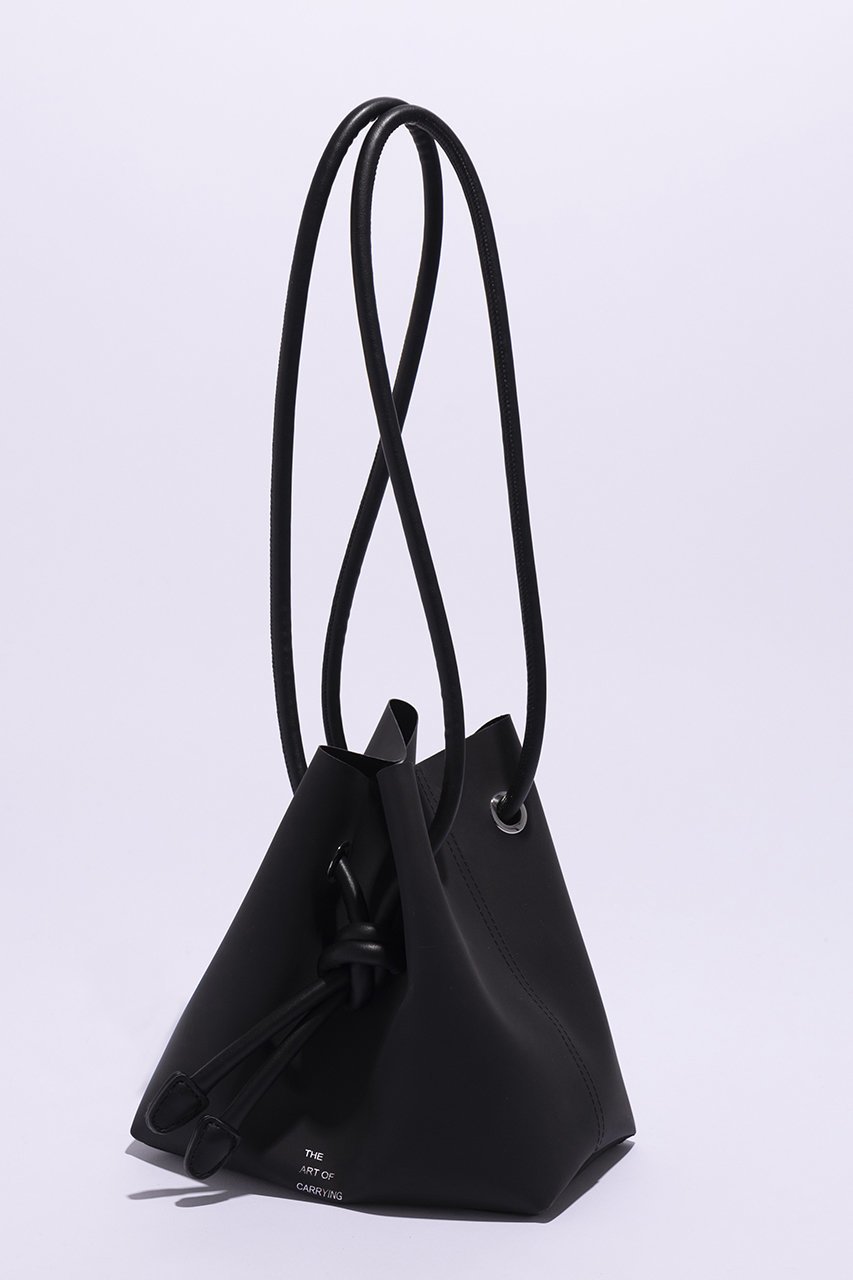 【ジ アートオブキャリング/THE ART OF CARRYING】のポーチ 人気、トレンドファッション・服の通販 founy(ファニー) 　ファッション　Fashion　レディースファッション　Fashion for Women　ポーチ&ミニバッグ　Pouches & Mini Bags　バッグ　Bags　なめらか　Smooth, Silky Texture　ショルダー　Shoulder, Shoulder Strap　バランス　Balance, Style Balance　ポーチ　Pouch, Small Case　再入荷　Restock / Back in Stock　巾着　Drawstring Bag, Kinchaku　other-2|ID: prp329100003883972 ipo3291000000032795169