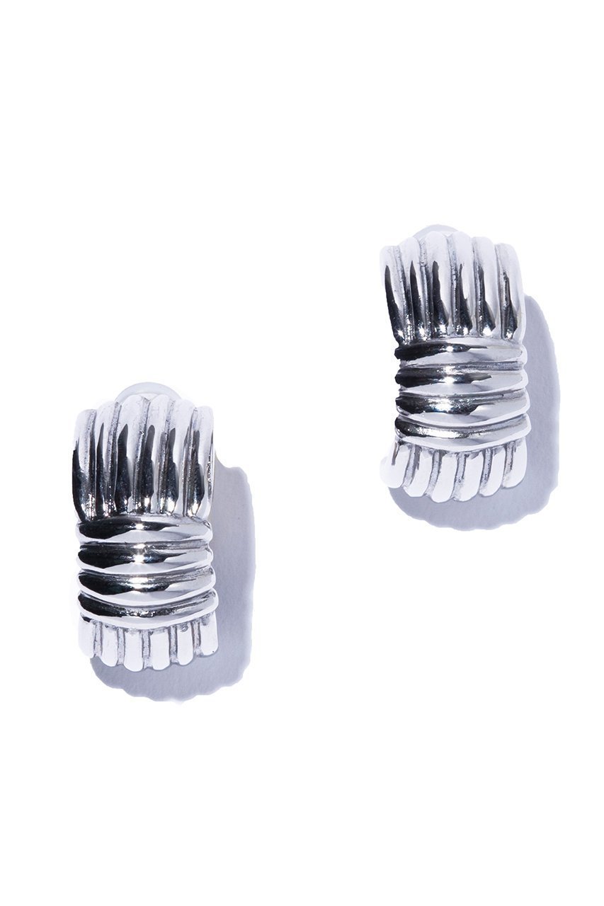 【イリスフォーセブン/IRIS 47】のarabesgue hoop イヤリング 人気、トレンドファッション・服の通販 founy(ファニー) 　ファッション　Fashion　レディースファッション　Fashion for Women　ジュエリー　Jewelry　ファッションリング　Fashion Rings　イヤリング・フープ・ドロップタイプ　Hoop, Drop & Clip Earrings　イヤリング　Earrings　シルバー　Silver, Metallic Silver　メタリック　Metallic, Shiny Finish　モチーフ　Motif, Design Theme　 other-1|ID: prp329100003884038 ipo3291000000035762205