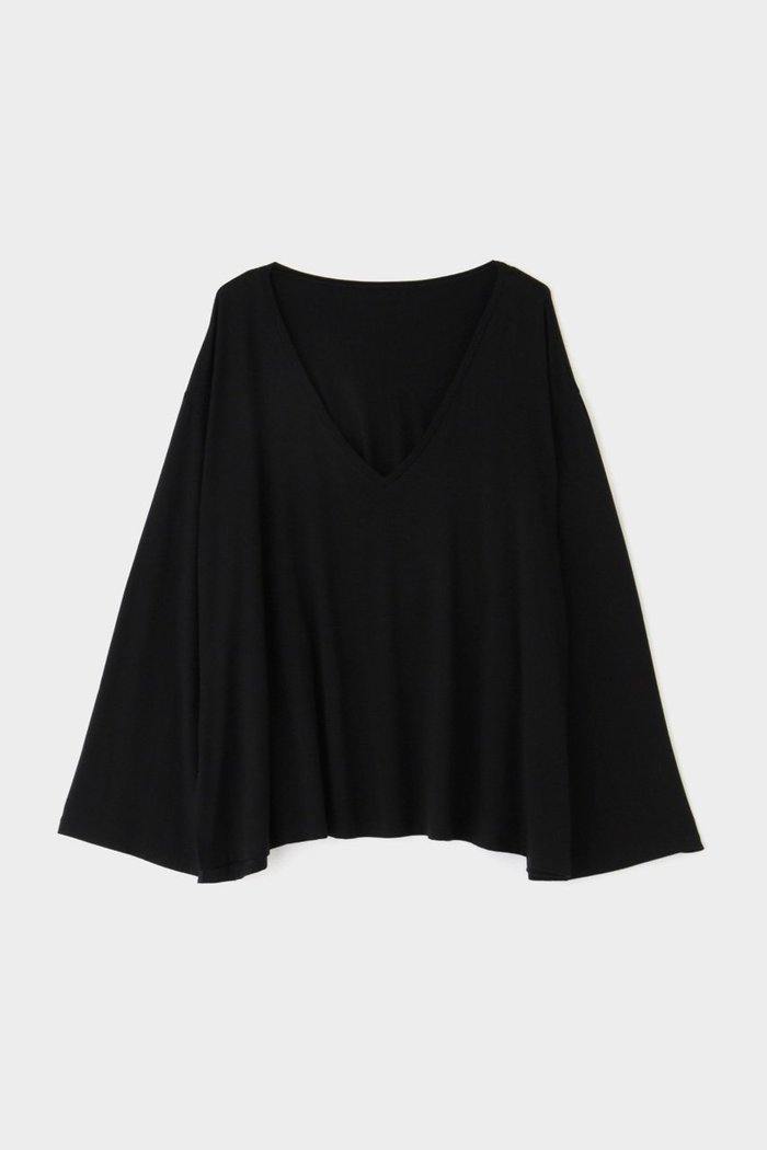 【ル フィル/LE PHIL】のVネックライトジャージー インテリア・キッズ・メンズ・レディースファッション・服の通販 founy(ファニー) https://founy.com/ ファッション Fashion レディースファッション WOMEN トップス・カットソー Tops/Tshirt シャツ/ブラウス Shirts/Blouses ロング / Tシャツ T-Shirts カットソー Cut and Sewn Vネック V-Neck おすすめ Recommend スリーブ Sleeve セットアップ Set Up ロング Long ワイド Wide |ID: prp329100003890790 ipo3291000000030865754