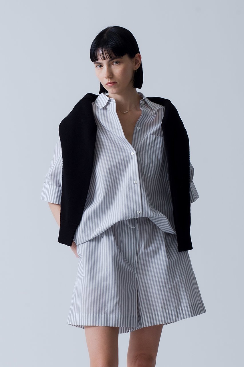 【エブール/ebure】の【Living】コットンリネンストライプ イージーショートパンツ 人気、トレンドファッション・服の通販 founy(ファニー) 　ファッション　Fashion　レディースファッション　Fashion for Women　パンツ　Pants & Trousers　ショートパンツ・ハーフパンツ　High-Waisted & Relaxed Shorts　おすすめ　Recommended / Our Picks　イタリア　Italy　カットソー　Cut and Sewn Top　ショート　Short, Short Length　セットアップ　Set-Up, Coordinated Outfit　フロント　Front, Front Design　リネン　Linen, Linen Fabric　リラックス　Relax, Relaxed Fit　旅行　Travel　other-8|ID: prp329100003890814 ipo3291000000032906770