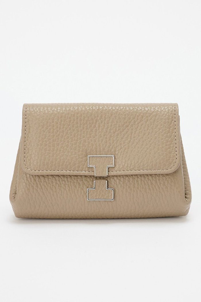 【イアクッチ/IACUCCI】のアバ ウォレット CERVO インテリア・キッズ・メンズ・レディースファッション・服の通販 founy(ファニー) https://founy.com/ ファッション Fashion レディースファッション Fashion for Women ミニ財布・二つ折り財布 Wallets & Card Cases バッグ Bags アクセサリー Fashion Accessories ウォレット Wallet コイン Coin, Coin Design コレクション Collection, Seasonal Line トレンド Trend, Trending Now フォルム Silhouette, Form ポケット Pocket, Pocket Detail メタル Metal, Metal Parts ラウンド Round, Round Neck リップ Lip, Lip Motif 人気 Popular, Best Seller 夏 Summer 定番 Standard, Basic Item 春 Spring S/S・春夏 SS, Spring/Summer, Warm Season 財布 Wallet, Purse |ID: prp329100003890875 ipo3291000000035105659