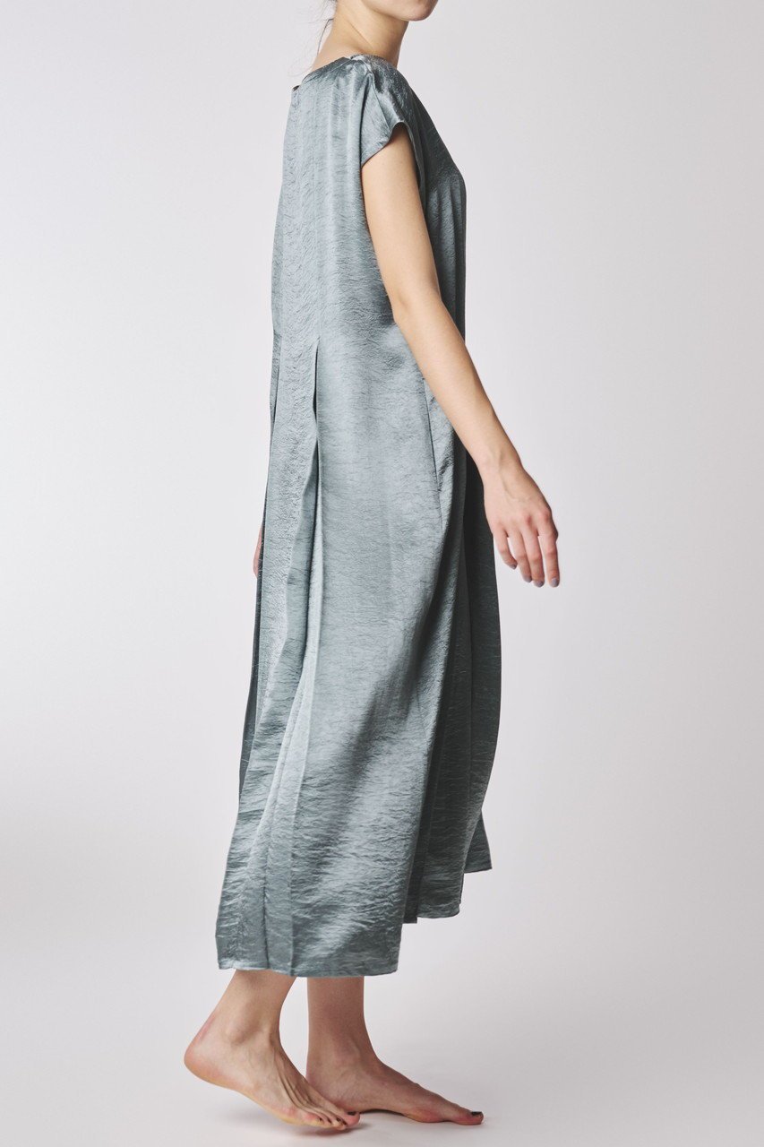 【ランジェリーク/LANGELIQUE】のネイチャ(L) ワンピース 人気、トレンドファッション・服の通販 founy(ファニー) 　ファッション　Fashion　レディースファッション　Fashion for Women　ワンピース　Dresses　サテン　Satin, Glossy Fabric　パジャマ　Pajamas, Sleepwear　フォルム　Silhouette, Form　プリーツ　Pleats, Pleated　ボックス　Boxy, Box Shape　リュクス　Luxury, Elegant, High-End, Chic　other-8|ID: prp329100003898793 ipo3291000000032834893