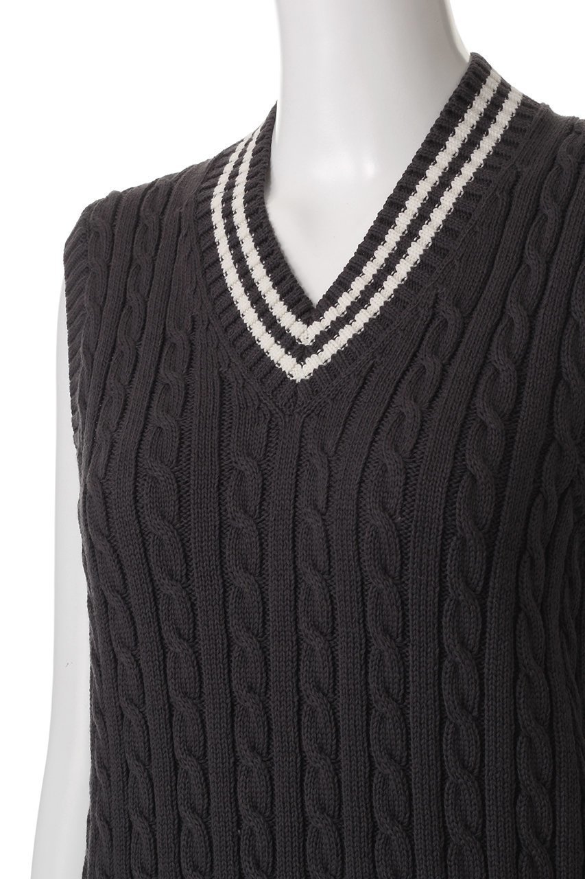 【スローン/SLOANE】の5Gチルデン ポリエステル×コットン Vネックベスト 人気、トレンドファッション・服の通販 founy(ファニー) 　ファッション　Fashion　レディースファッション　Fashion for Women　トップス・カットソー　Cut & Sew Tops　ニット　Knit Tops & Sweaters　ベスト&ジレ / 重ね着スタイル　Vests & Gilets　カジュアルプルオーバー・ニットトップス　Pullovers & Knit Tops / Casual Pullovers　Vネックトップス　V-Neck Tops / V-Cut Neckline Shirts　スポーティ　Sporty, Casual Athletic　ベスト　Vest, Waistcoat　エレガント 上品　Elegant　軽量　Lightweight, Ultra Light　other-5|ID: prp329100003898847 ipo3291000000035690796