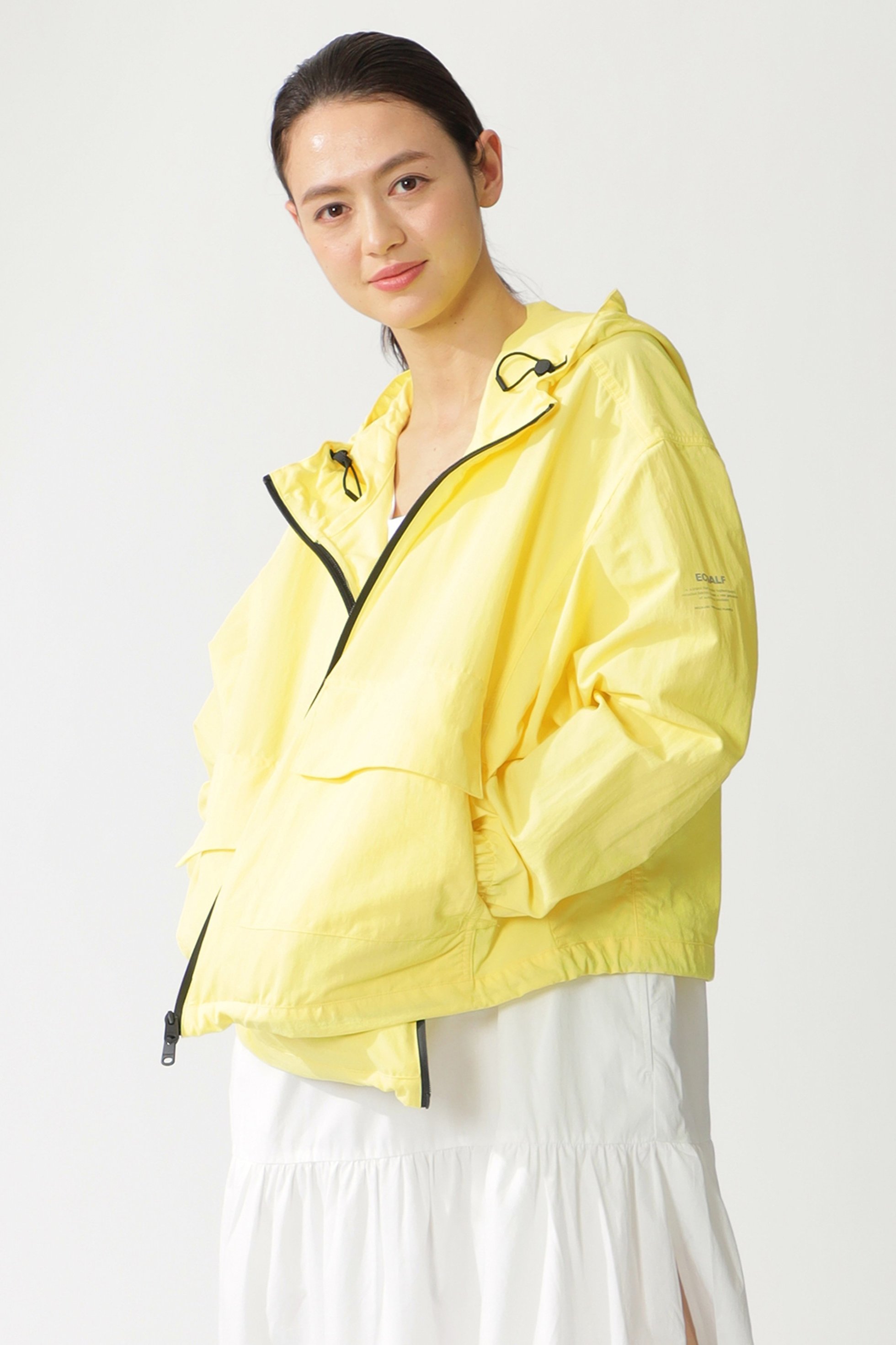 【エコアルフ/ECOALF】のNEVIS ライトウェイトパーカー インテリア・キッズ・メンズ・レディースファッション・服の通販 founy(ファニー) 　ファッション　Fashion　レディースファッション　Fashion for Women　アウター　Coat / Outerwear Collection　レディースジャケット・軽アウター　Jackets　ブルゾンジャケット・スポーティアウター　Blouson Jackets　ジャケット　Jacket, Outerwear　ブルゾン　Blouson, Bomber Jacket　リラックス　Relax, Relaxed Fit　軽量　Lightweight, Ultra Light　イエロー|ID: prp329100003899056 ipo3291000000035690734