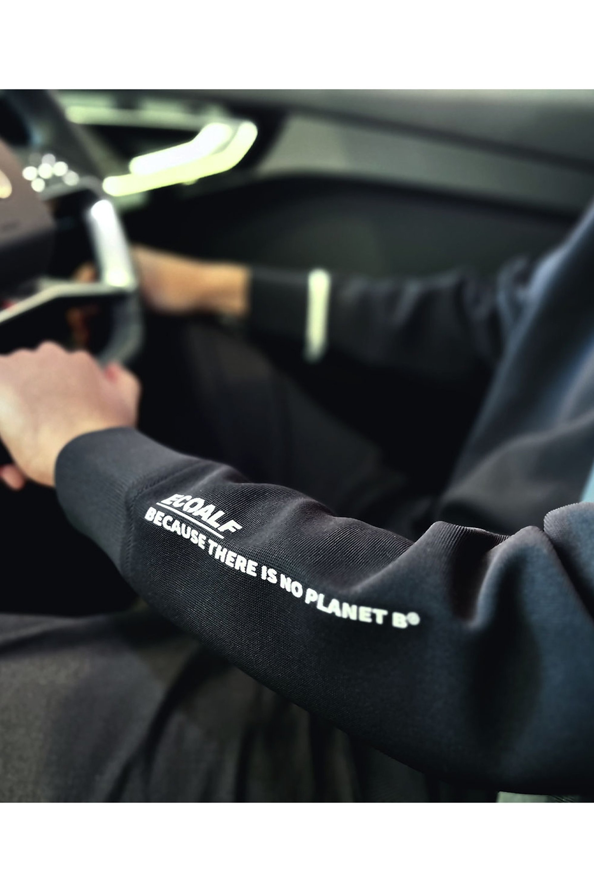 【エコアルフ/ECOALF】の【UNISEX】〈Audi Japan Sales×Ecoalf〉ドライビングニット 人気、トレンドファッション・服の通販 founy(ファニー) 　ファッション　Fashion　レディースファッション　Fashion for Women　トップス・カットソー　Cut & Sew Tops　ニット　Knit Tops & Sweaters　カジュアルプルオーバー・ニットトップス　Pullovers & Knit Tops / Casual Pullovers　切替　Switching, Contrast Panel　スマート　Smart, Elegant　ダメージ　Distressed, Destroyed　トレンド　Trend, Trending Now　フィット　Fit, Slim Fit　モノトーン　Monotone, Black and White　ユニセックス　Unisex, Genderless　リラックス　Relax, Relaxed Fit　エレガント 上品　Elegant　other-4|ID: prp329100003899057 ipo3291000000035722374