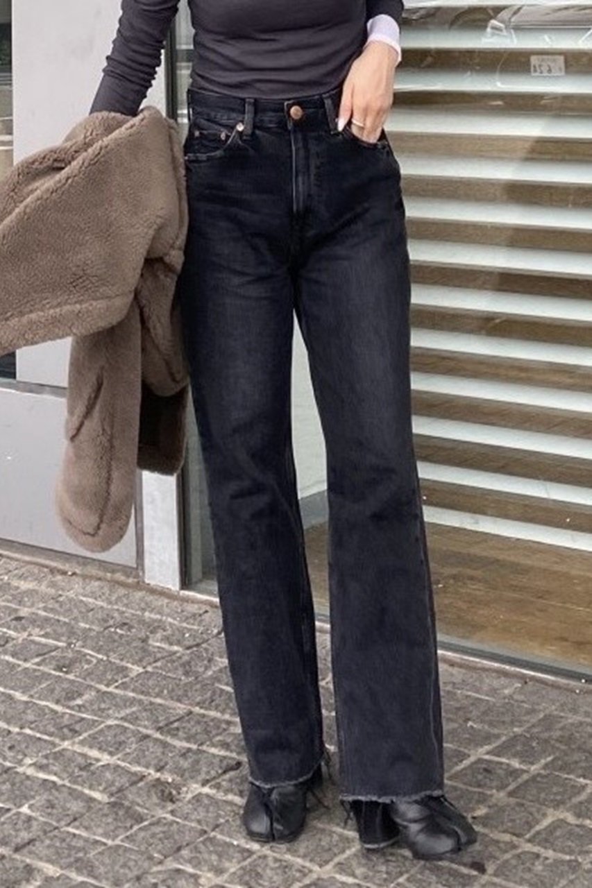【レッドカード トーキョー/RED CARD TOKYO】のMM66 ストレートデニムパンツ 人気、トレンドファッション・服の通販 founy(ファニー) 　ファッション　Fashion　レディースファッション　Fashion for Women　パンツ　Pants & Trousers　デニムパンツ・ジーンズ・美脚デニム　Denim Jeans & Pants　デニム　Denim, Jeans Material　フォルム　Silhouette, Form　ワイド　Wide, Wide Fit　軽量　Lightweight, Ultra Light　other-7|ID: prp329100003899168 ipo3291000000032929395