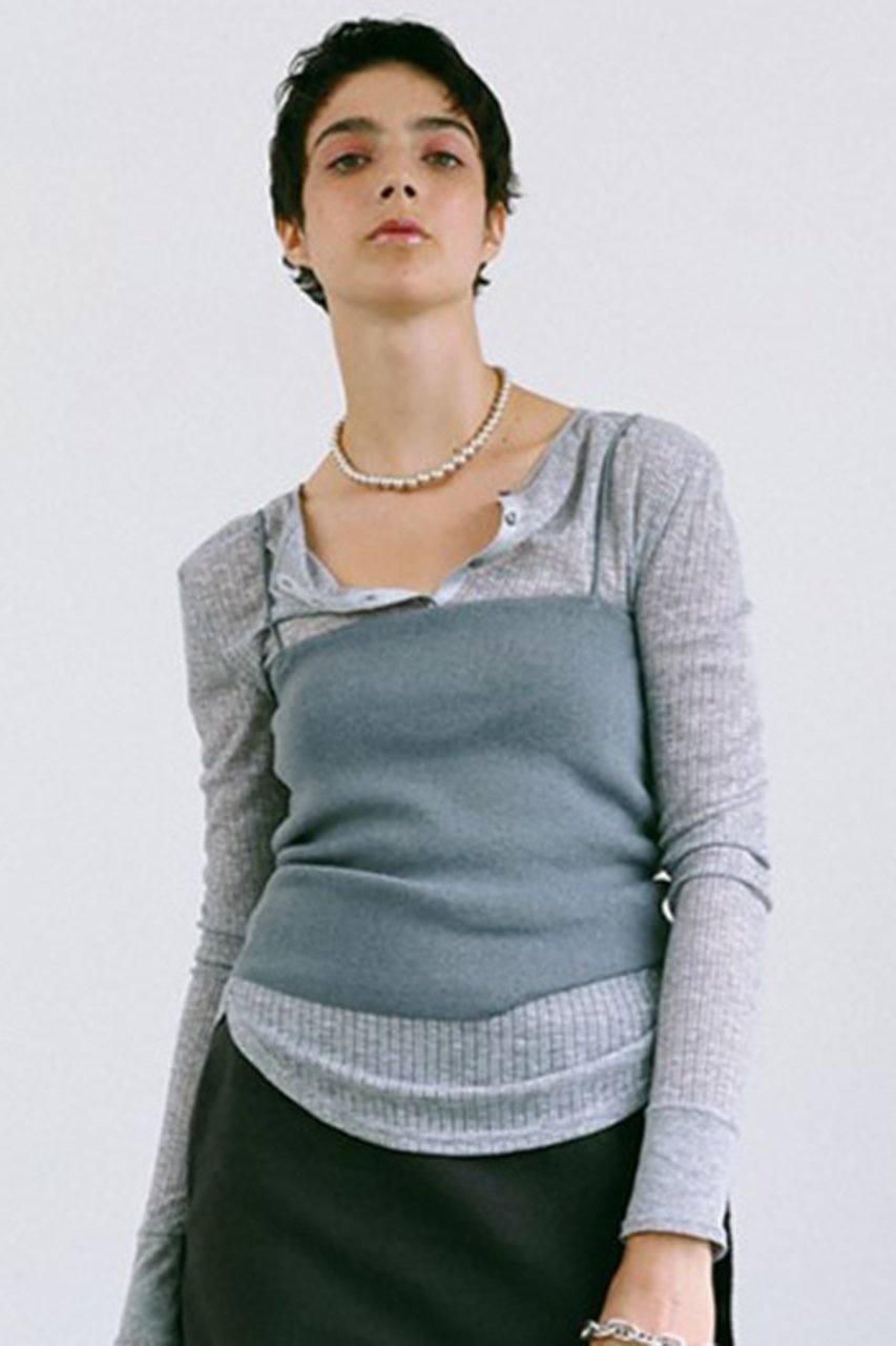 【エトレトウキョウ/ETRE TOKYO】のカップインニットキャミソール インテリア・キッズ・メンズ・レディースファッション・服の通販 founy(ファニー) 　ファッション　Fashion　レディースファッション　Fashion for Women　トップス・カットソー　Cut & Sew Tops　ニット　Knit Tops & Sweaters　キャミソール&ノースリーブ　Camisoles & Sleeveless Tops　シャツ・ブラウス・オフィスカジュアル　Elegant Blouses & Button-Ups　ロングTシャツ・Tシャツ　Longline T-Shirts & Tees　カットソー・ベーシックTシャツ　Cut-and-Sewn Tops / Stretch Tees & Basics　インナー　Innerwear　キャミソール　Camisole, Spaghetti Strap Top　シンプル　Simple, Minimal　タンク　Tank Top, Sleeveless Top　グレー|ID: prp329100003904828 ipo3291000000035672652