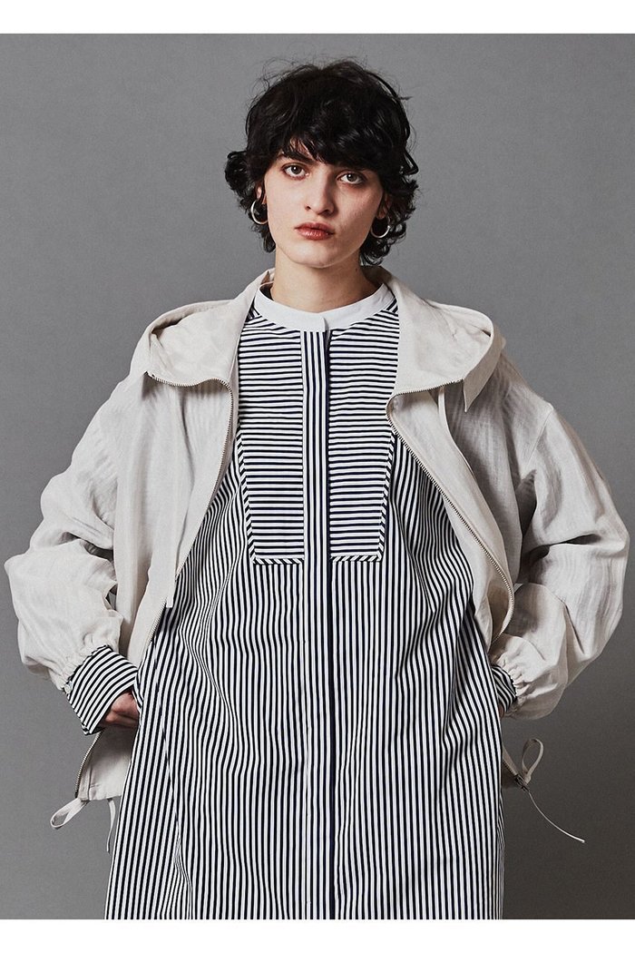 【オブリオ/AUBRIOT】のシアーシルクリネン フーディー インテリア・キッズ・メンズ・レディースファッション・服の通販 founy(ファニー) https://founy.com/ ファッション Fashion レディースファッション Fashion for Women トップス・カットソー Cut & Sew Tops シャツ・ブラウス・オフィスカジュアル Elegant Blouses & Button-Ups レディースパーカー・カジュアルフーディー Casual Hoodies & Sweatshirts ロングTシャツ・Tシャツ Longline T-Shirts & Tees スウェット・クルーネックトップス Sweatshirts & Crewnecks / Relaxed Fit Sweat Tops カットソー・ベーシックTシャツ Cut-and-Sewn Tops / Stretch Tees & Basics シアー Sheer, See-Through シルク Silk, 100% Silk フォルム Silhouette, Form モダン Modern, Contemporary ラグジュアリー Luxury, Elegant リネン Linen, Linen Fabric エレガント 上品 Elegant |ID: prp329100003904922 ipo3291000000032836968