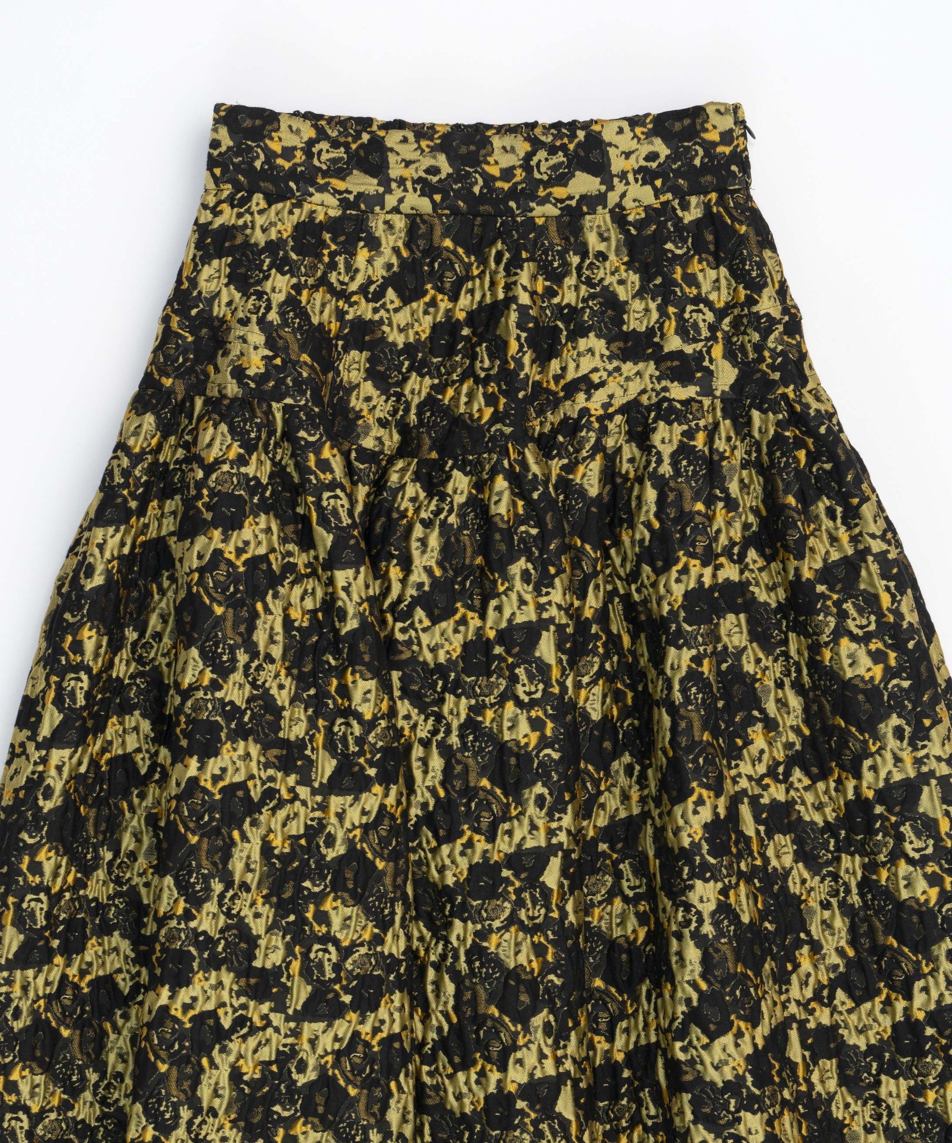 【メゾンスペシャル/MAISON SPECIAL】のFloral Pattern Jacquard Voluminous Skirt/フラワージャガードボリュームスカート 人気、トレンドファッション・服の通販 founy(ファニー) 　ファッション　Fashion　レディースファッション　Fashion for Women　スカート　Skirts　ロングスカート　Long Skirts / Maxi & Midi Skirts　おすすめ　Recommended / Our Picks　スニーカー　Sneakers, Trainers　バランス　Balance, Style Balance　パターン　Pattern, Design Print　フラワー　Flower, Floral　マキシ　Maxi, Full Length　ラグジュアリー　Luxury, Elegant　リュクス　Luxury, Elegant, High-End, Chic　ロング　Long, Long-Length　other-2|ID: prp329100003909921 ipo3291000000032849549