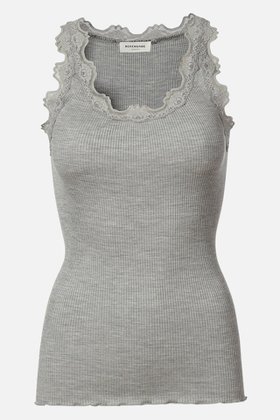 【ロサムンド/ROSEMUNDE】のレース付き タンクトップ シルクコットン 人気、トレンドファッション・服の通販 founy(ファニー) ファッション Fashion レディースファッション Fashion for Women トップス・カットソー Cut & Sew Tops キャミソール&ノースリーブ Camisoles & Sleeveless Tops シャツ・ブラウス・オフィスカジュアル Elegant Blouses & Button-Ups ロングTシャツ・Tシャツ Longline T-Shirts & Tees カットソー・ベーシックTシャツ Cut-and-Sewn Tops / Stretch Tees & Basics キャミソール Camisole, Spaghetti Strap Top シルク Silk, 100% Silk タンク Tank Top, Sleeveless Top フィット Fit, Slim Fit フェミニン Feminine, Girly フリル Frill, Ruffle ホールガーメント WholeGarment, Seamless Knit レース Lace, Lace Fabric 冬 Winter / This Winter 夏 Summer |ID:prp329100003909942