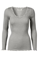 【ロサムンド/ROSEMUNDE】のレース付き プルオーバー シルクコットン 人気、トレンドファッション・服の通販 founy(ファニー) ファッション Fashion レディースファッション Fashion for Women 下着・ランジェリー Lingerie & Intimates その他ランジェリー・インナーアイテム Other Lingerie / Intimates トップス・カットソー Cut & Sew Tops インナー Innerwear シルク Silk, 100% Silk フィット Fit, Slim Fit フェミニン Feminine, Girly フリル Frill, Ruffle ホールガーメント WholeGarment, Seamless Knit ランジェリー Lingerie, Intimate Wear レース Lace, Lace Fabric 冬 Winter / This Winter 夏 Summer 長袖 Long Sleeve, Full Sleeve |ID:prp329100003909949