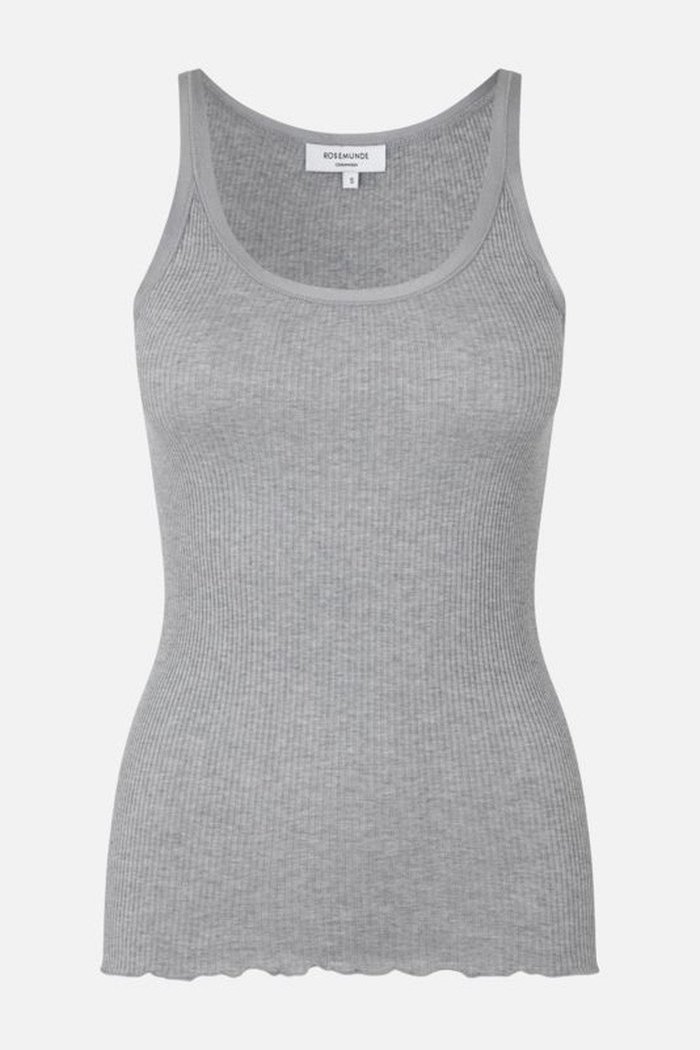 【ロサムンド/ROSEMUNDE】のシンプル タンクトップ シルクコットン インテリア・キッズ・メンズ・レディースファッション・服の通販 founy(ファウニー) https://founy.com/ ファッション Fashion レディースファッション Fashion for Women トップス・カットソー Cut & Sew Tops キャミソール&ノースリーブ Camisoles & Sleeveless Tops シャツ・ブラウス・オフィスカジュアル Elegant Blouses & Button-Ups ロングTシャツ・Tシャツ Longline T-Shirts & Tees カットソー・ベーシックTシャツ Cut-and-Sewn Tops / Stretch Tees & Basics キャミソール Camisole, Spaghetti Strap Top シルク Silk, 100% Silk シンプル Simple, Minimal タンク Tank Top, Sleeveless Top フィット Fit, Slim Fit ホールガーメント WholeGarment, Seamless Knit 冬 Winter / This Winter 夏 Summer |ID: prp329100003909952 ipo3291000000037281196