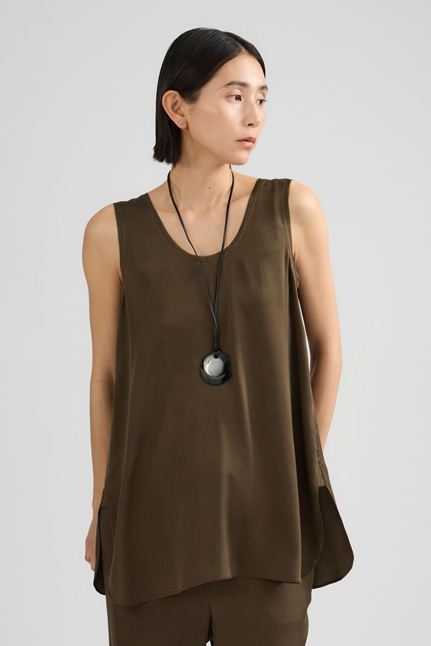 【カオス/Chaos】のシルシャーノースリーブ インテリア・キッズ・メンズ・レディースファッション・服の通販 founy(ファニー) ファッション Fashion レディースファッション Fashion for Women トップス・カットソー Cut & Sew Tops キャミソール&ノースリーブ Camisoles & Sleeveless Tops シャツ・ブラウス・オフィスカジュアル Elegant Blouses & Button-Ups ロングTシャツ・Tシャツ Longline T-Shirts & Tees カットソー・ベーシックTシャツ Cut-and-Sewn Tops / Stretch Tees & Basics キャミソール Camisole, Spaghetti Strap Top サテン Satin, Glossy Fabric シンプル Simple, Minimal ジョーゼット Georgette, Semi-Sheer Fabric ストレッチ Stretch, Stretchy Fabric タンク Tank Top, Sleeveless Top フリル Frill, Ruffle エレガント 上品 Elegant 夏 Summer カーキブラウン|ID: prp329100003915428 ipo3291000000036553489