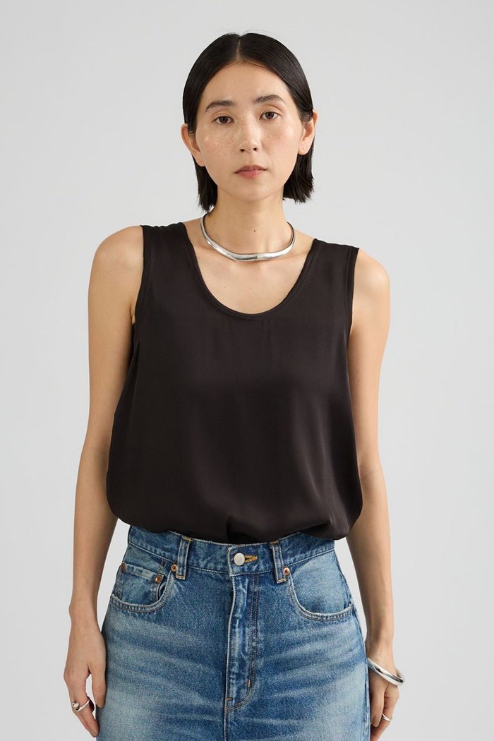 【カオス/Chaos】のシルシャーノースリーブ インテリア・キッズ・メンズ・レディースファッション・服の通販 founy(ファニー) https://founy.com/ ファッション Fashion レディースファッション Fashion for Women トップス・カットソー Cut & Sew Tops キャミソール&ノースリーブ Camisoles & Sleeveless Tops シャツ・ブラウス・オフィスカジュアル Elegant Blouses & Button-Ups ロングTシャツ・Tシャツ Longline T-Shirts & Tees カットソー・ベーシックTシャツ Cut-and-Sewn Tops / Stretch Tees & Basics キャミソール Camisole, Spaghetti Strap Top サテン Satin, Glossy Fabric シンプル Simple, Minimal ジョーゼット Georgette, Semi-Sheer Fabric ストレッチ Stretch, Stretchy Fabric タンク Tank Top, Sleeveless Top フリル Frill, Ruffle エレガント 上品 Elegant 夏 Summer |ID: prp329100003915428 ipo3291000000036684061