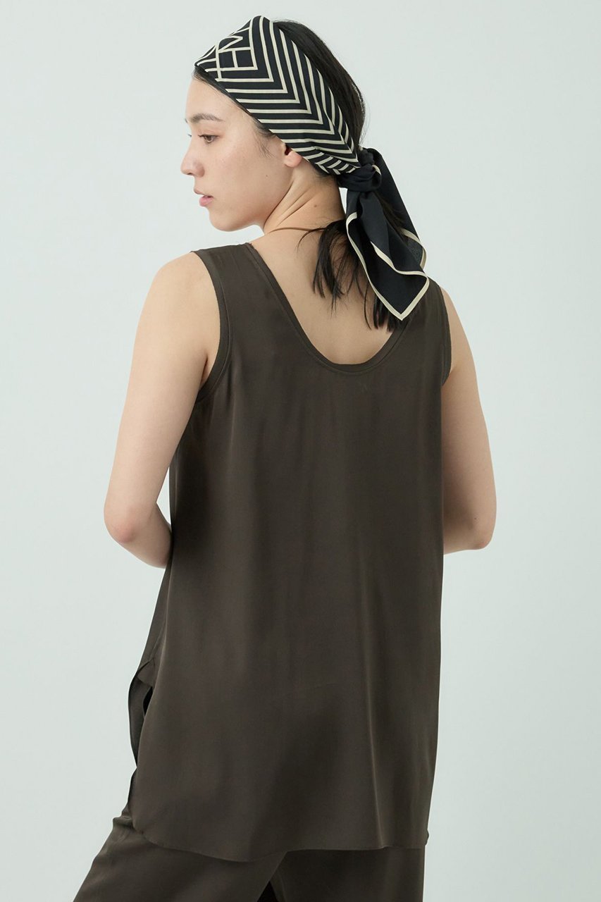 【カオス/Chaos】のシルシャーノースリーブ 大人の最旬トレンドファッション＆コーディネート founy(ファウニー) 　ファッション　Fashion　レディースファッション　Fashion for Women　トップス・カットソー　Cut & Sew Tops　キャミソール&ノースリーブ　Camisoles & Sleeveless Tops　シャツ・ブラウス・オフィスカジュアル　Elegant Blouses & Button-Ups　ロングTシャツ・Tシャツ　Longline T-Shirts & Tees　カットソー・ベーシックTシャツ　Cut-and-Sewn Tops / Stretch Tees & Basics　キャミソール　Camisole, Spaghetti Strap Top　サテン　Satin, Glossy Fabric　シンプル　Simple, Minimal　ジョーゼット　Georgette, Semi-Sheer Fabric　ストレッチ　Stretch, Stretchy Fabric　タンク　Tank Top, Sleeveless Top　フリル　Frill, Ruffle　エレガント 上品　Elegant　夏　Summer　other-7|ID: prp329100003915428 ipo3291000000036684072
