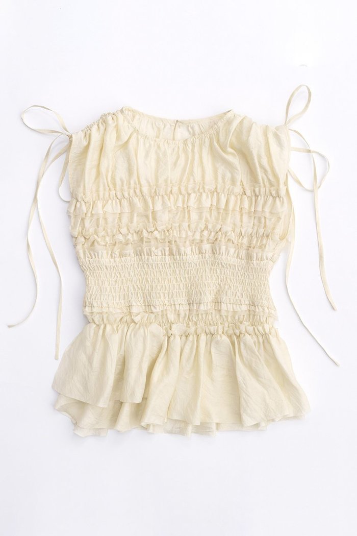 【メゾンスペシャル/MAISON SPECIAL】のShirring Frills Top/シャーリングフリルトップ インテリア・キッズ・メンズ・レディースファッション・服の通販 founy(ファニー) https://founy.com/ ファッション Fashion レディースファッション Fashion for Women トップス・カットソー Cut & Sew Tops キャミソール&ノースリーブ Camisoles & Sleeveless Tops シャツ・ブラウス・オフィスカジュアル Elegant Blouses & Button-Ups サテン Satin, Glossy Fabric シフォン Chiffon, Lightweight Fabric シャーリング Shirring, Ruched トレンド Trend, Trending Now ノースリーブ Sleeveless, No-Sleeve バランス Balance, Style Balance フリル Frill, Ruffle 夏 Summer |ID: prp329100003917313 ipo3291000000032908335
