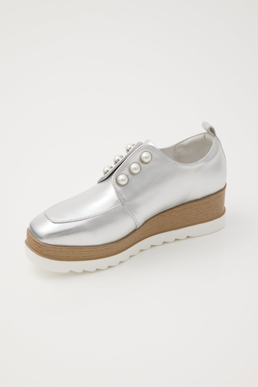 【スタッカート/STACCATO】のメイジーパールプラットフォーム 人気、トレンドファッション・服の通販 founy(ファニー) 　ファッション　Fashion　レディースファッション　Fashion for Women　ウッド　Wooden Design　シューズ　Shoes, Footwear　シルバー　Silver, Metallic Silver　パール　Pearl, Pearl Accent　モチーフ　Motif, Design Theme　エレガント 上品　Elegant　厚底　Platform Shoes　定番　Standard, Basic Item　新作・新入荷　New Arrivals / New In　軽量　Lightweight, Ultra Light　other-8|ID: prp329100003918611 ipo3291000000034219601